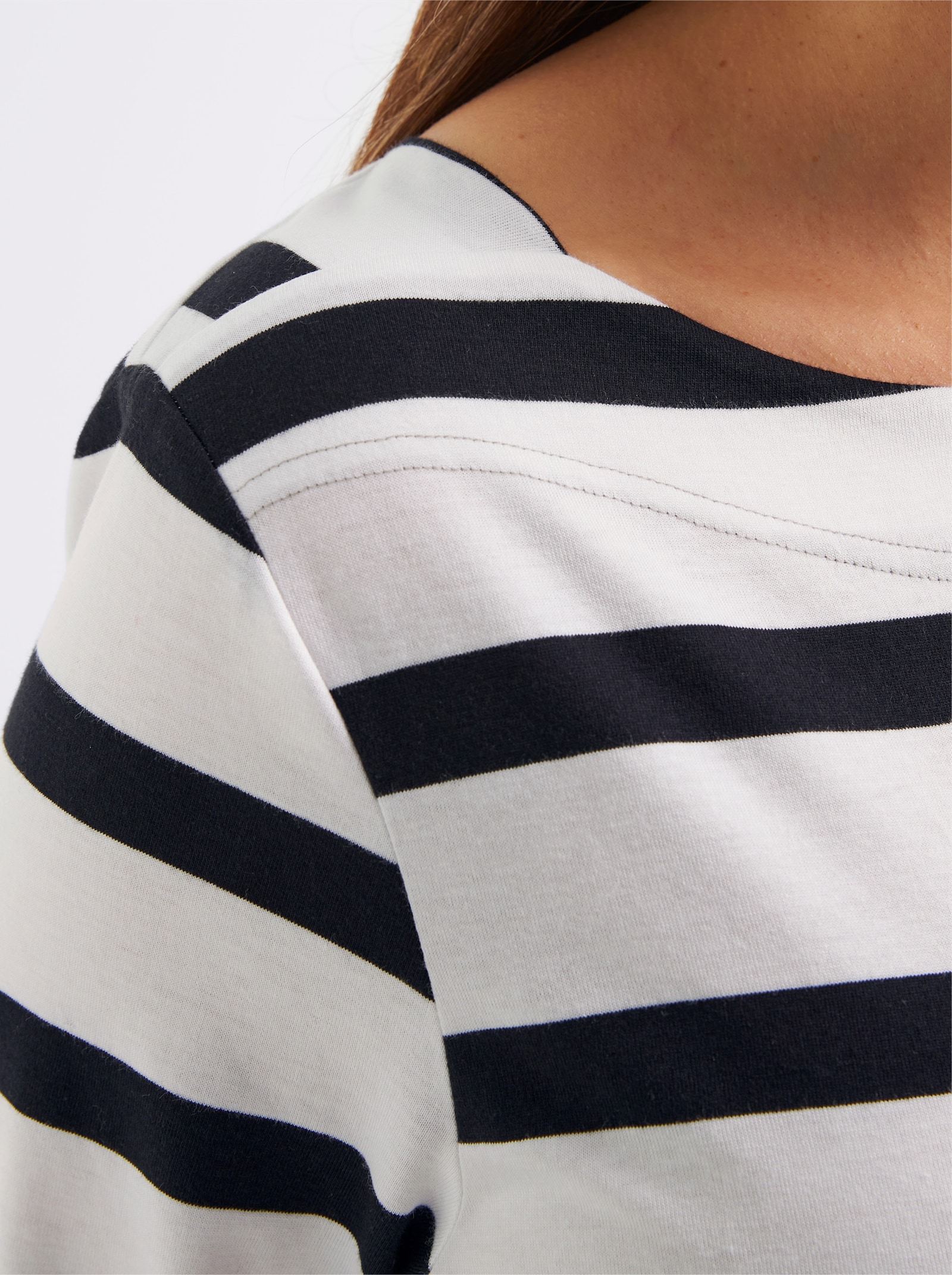 sheego 3/4-Arm-Shirt mit Ringeln und Front-Patches - weiß-schwarz-geringelt