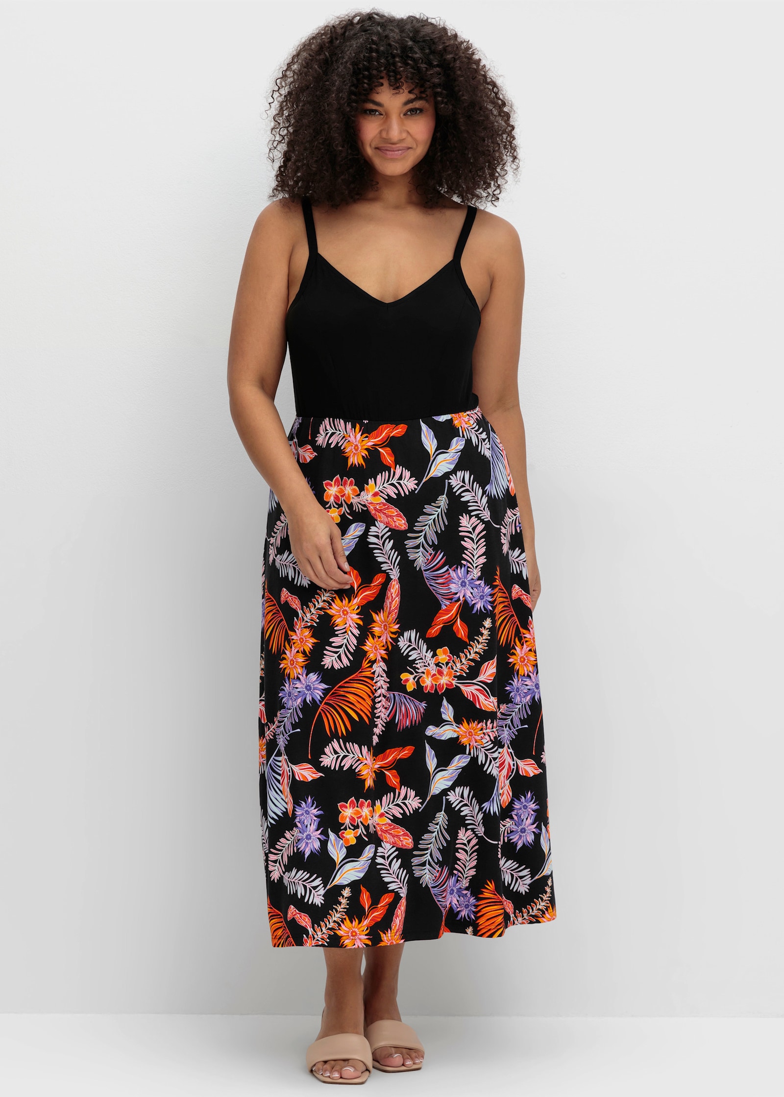 sheego Sommerkleid mit Blumenprint, in Midilänge - schwarz bedruckt