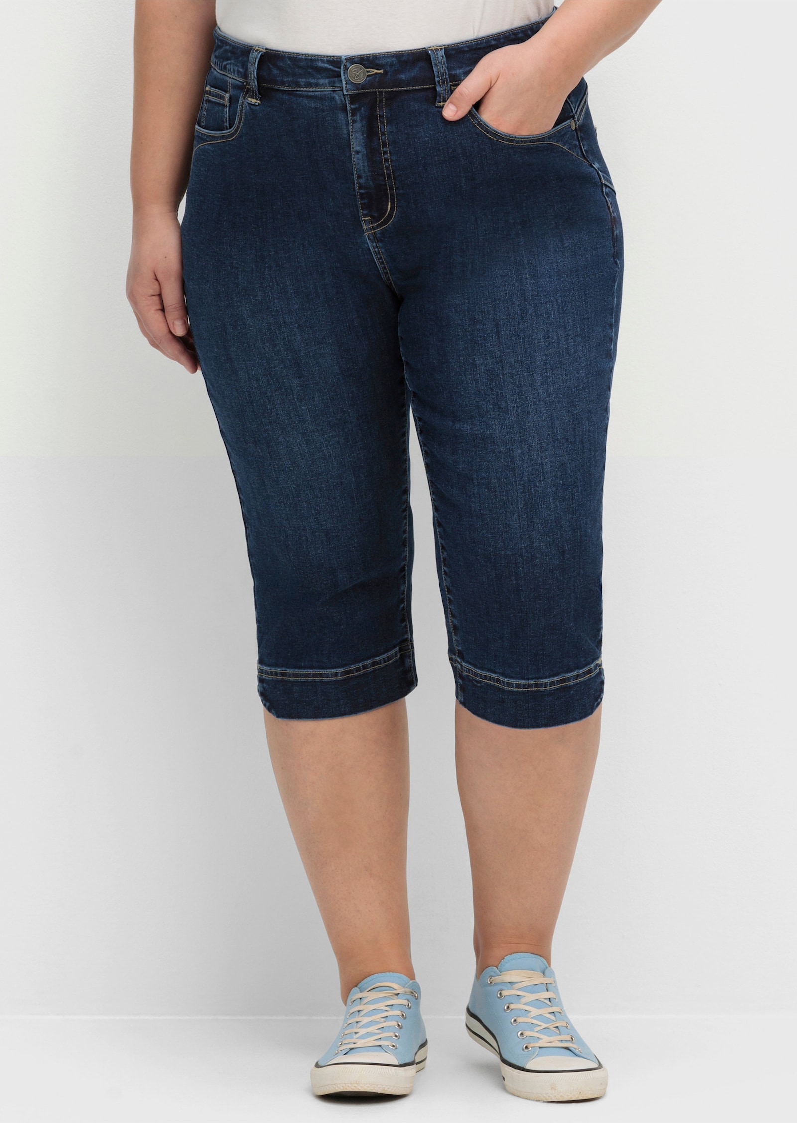 sheego Caprijeans mit Push-up-Effekt, ultraflexibel - dark blue denim