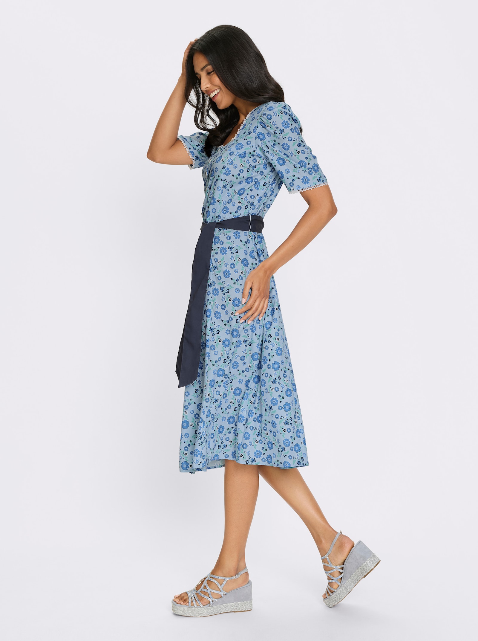 Trachtenkleid mit leichten Puffärmeln - hellblau-marine-bedruckt