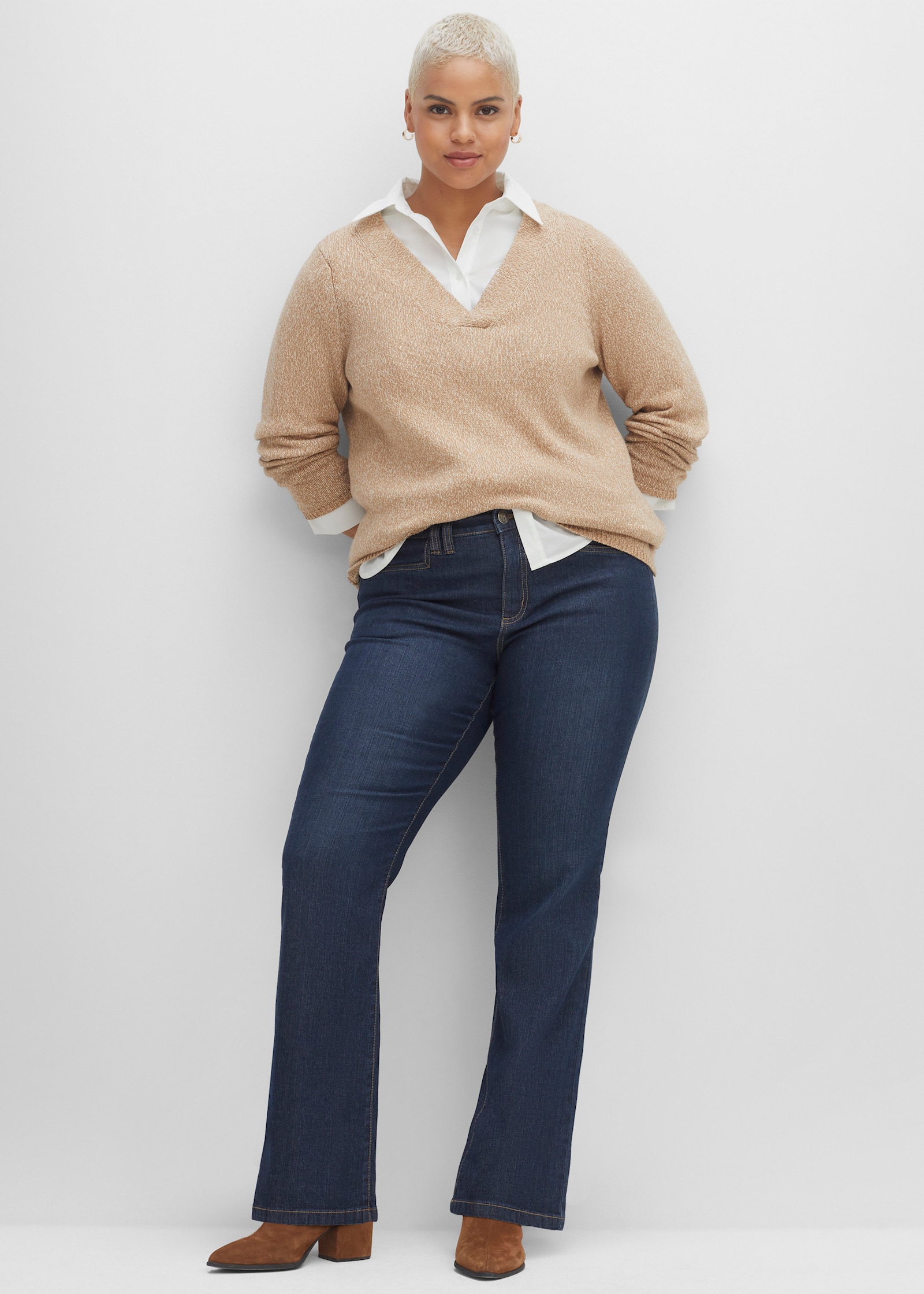 sheego Jean bootcut avec coutures contrastées - bleu denim foncé