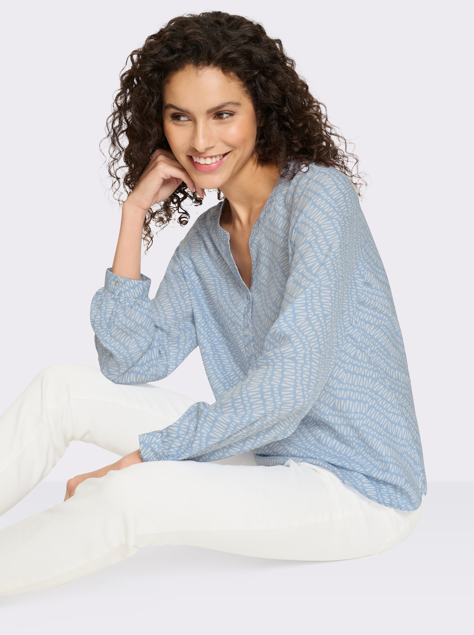 heine Schlupfbluse in Kofferware - eisblau-ecru-bedruckt