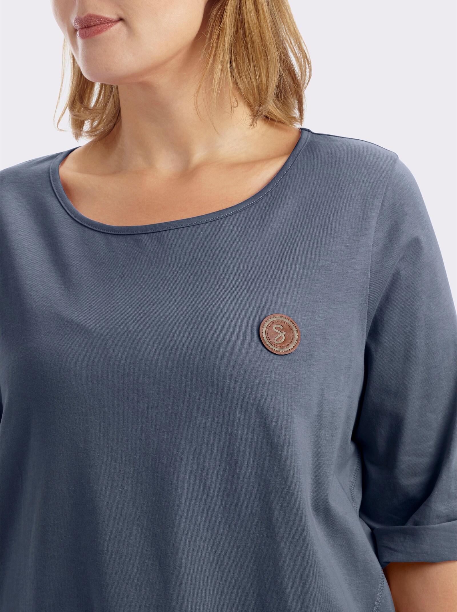 sheego Longshirt in kaschierender A-Linie - rauchblau