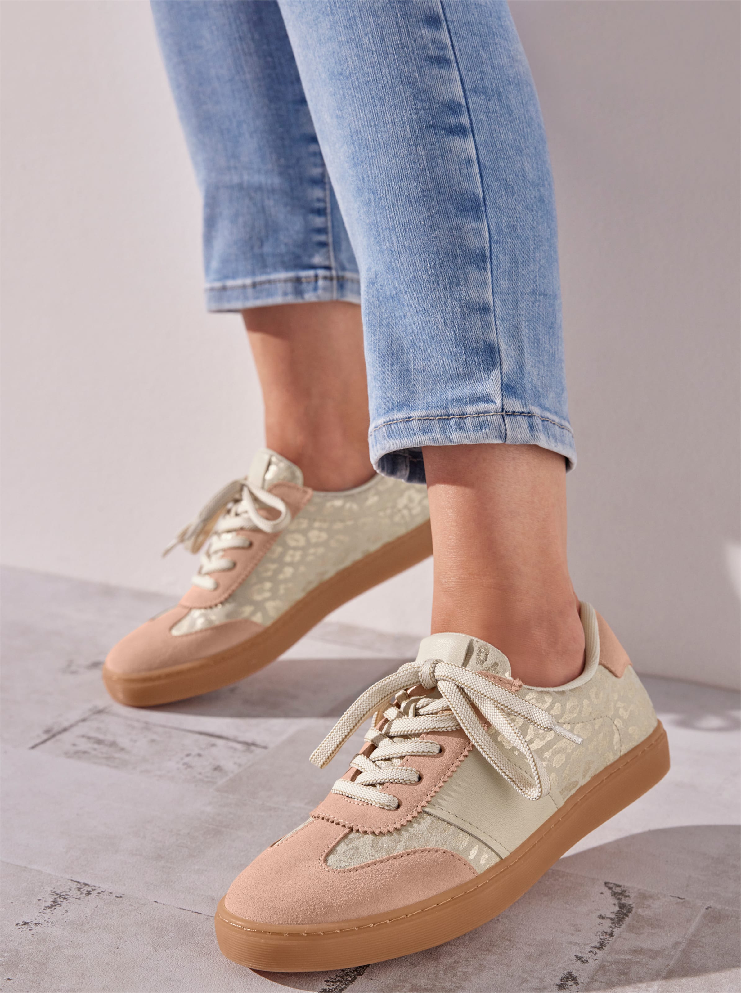 Sneaker