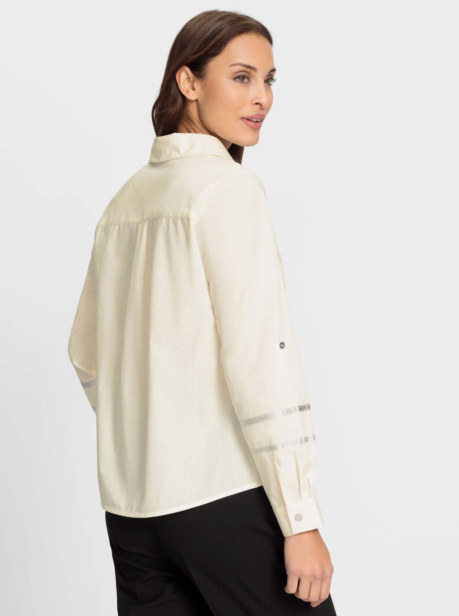 Blouse met lange mouwen en zilverkleurige sierbandjes - champagne