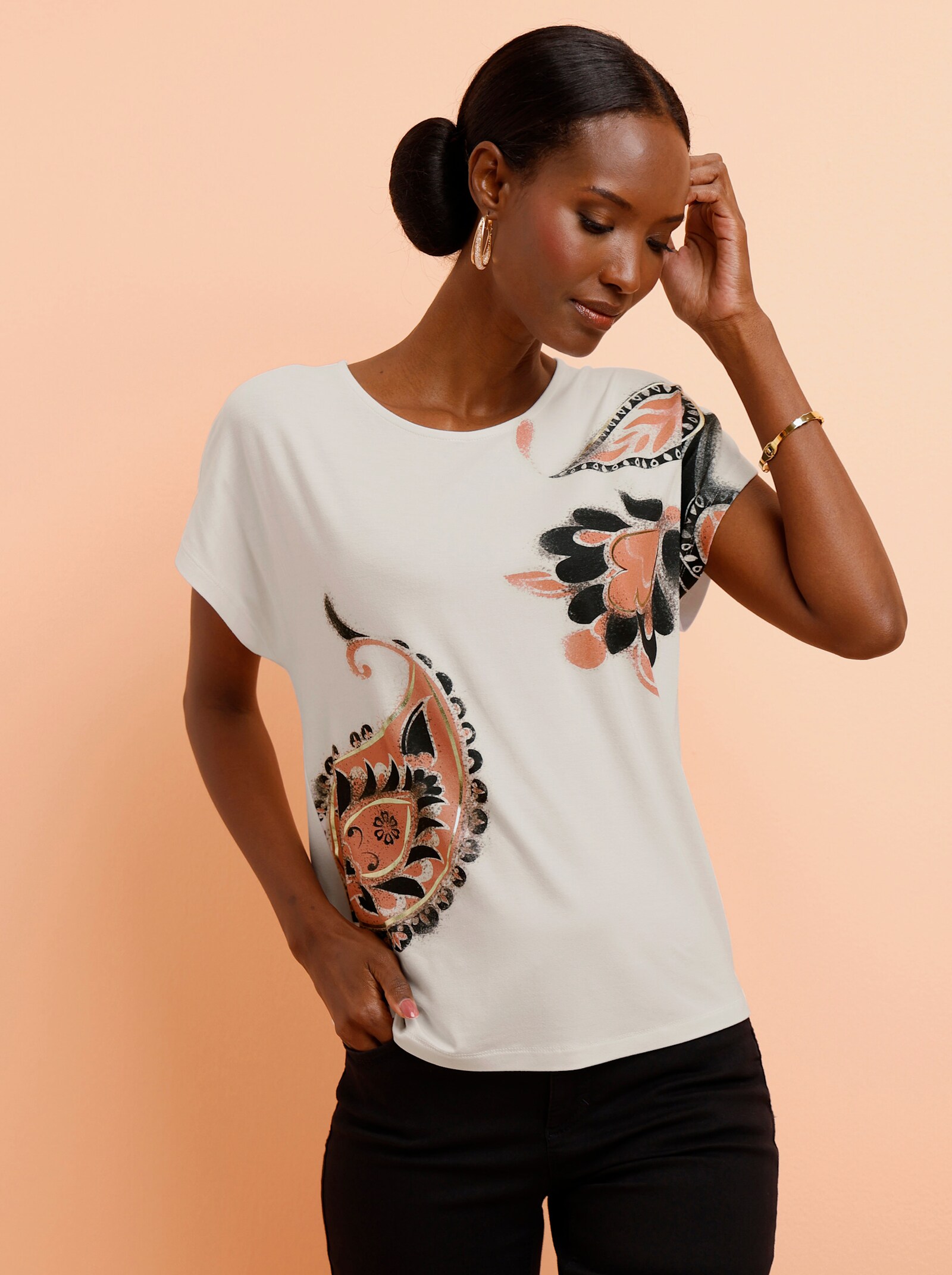 Kurzarmshirt mit überschnittenen Schultern - ecru-papaya-bedruckt