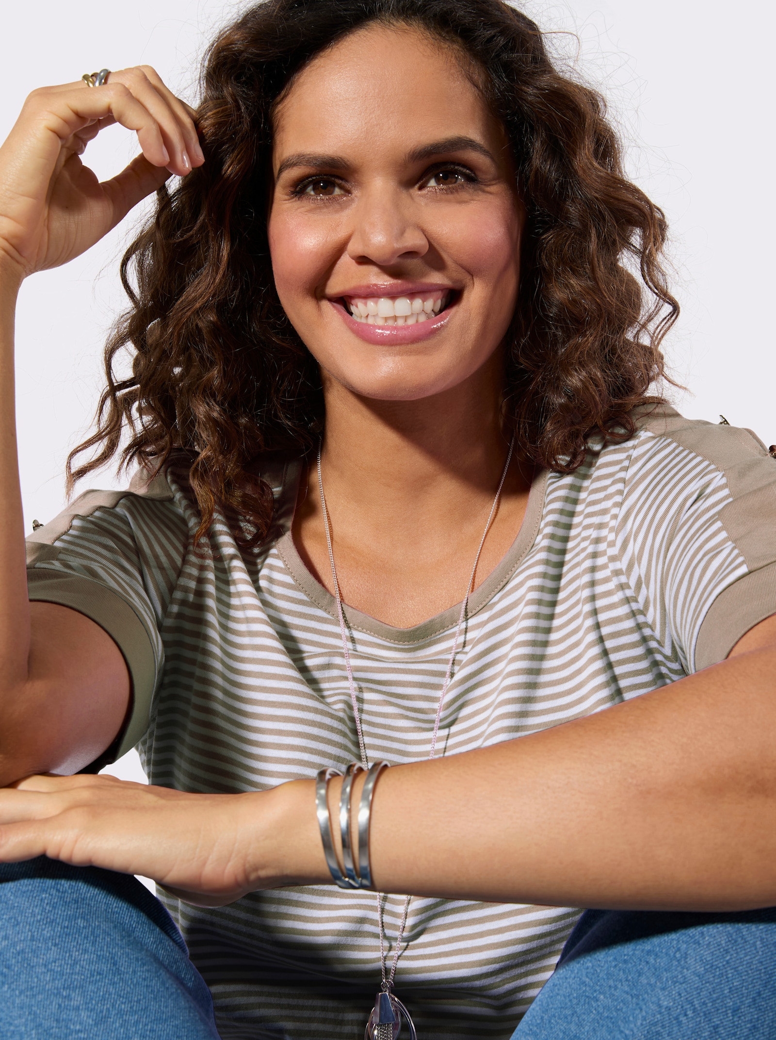 T-shirt rayé avec passepoils contrastés - sésame-blanc à rayures fines