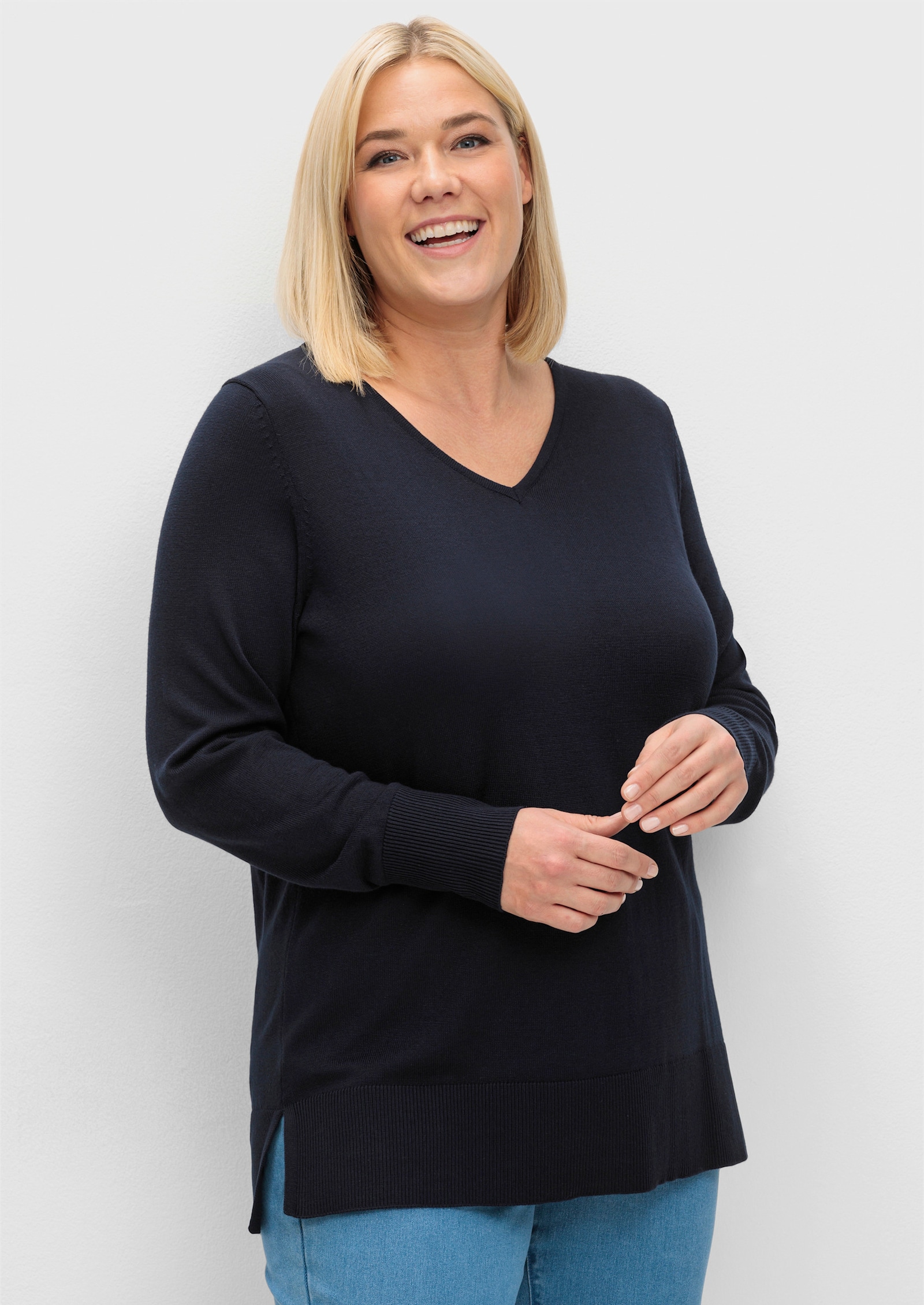 sheego Strickpullover mit V-Ausschnitt - tiefblau