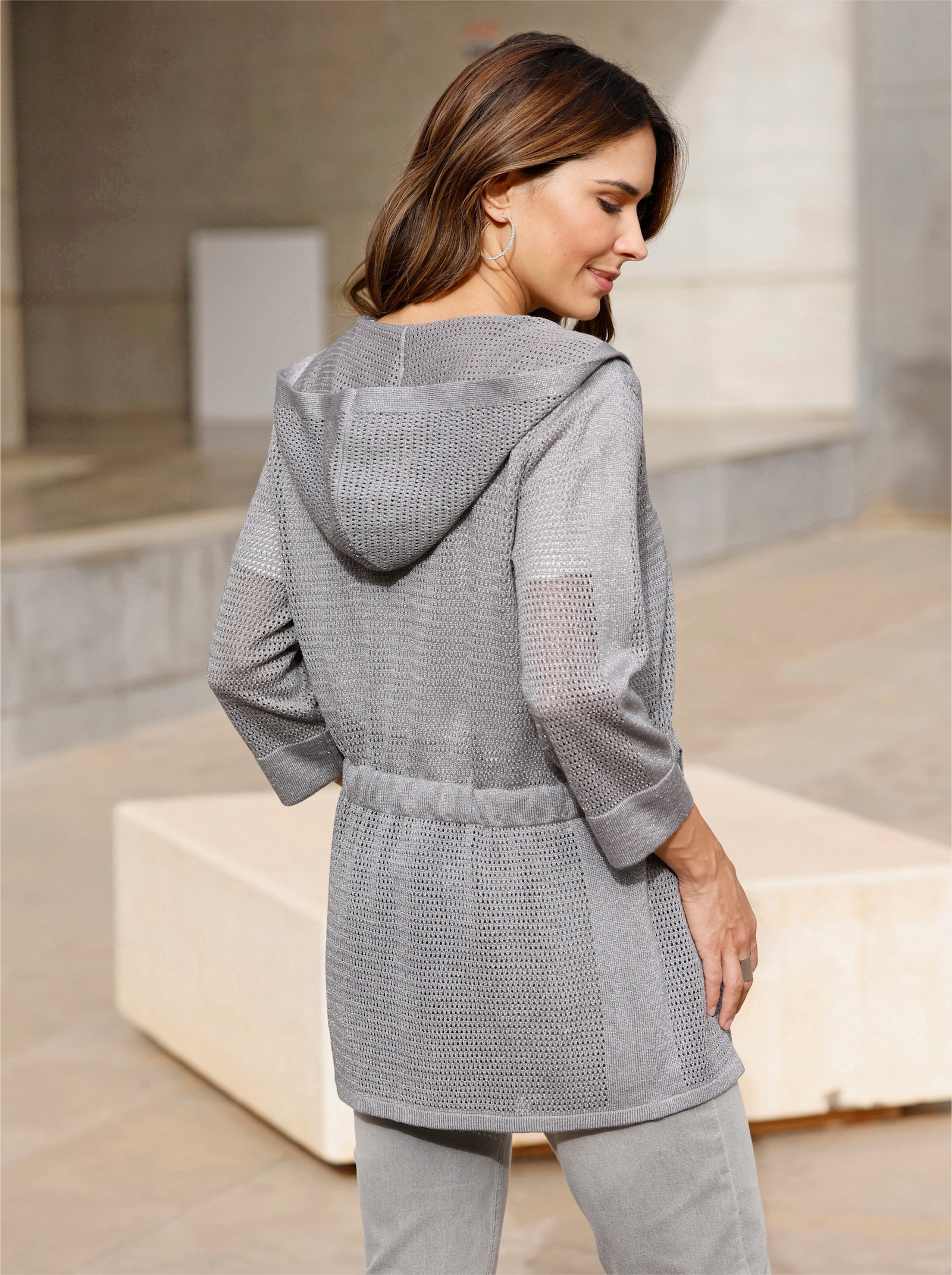 Ajourstrickjacke mit Glanzgarn - steingrau