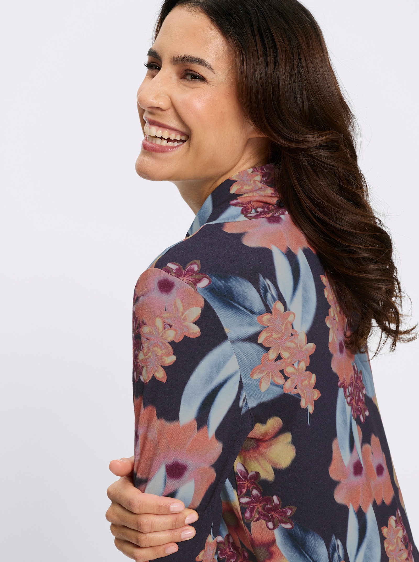 Rollkragenshirt mit großen Blüten - marine-papaya-bedruckt