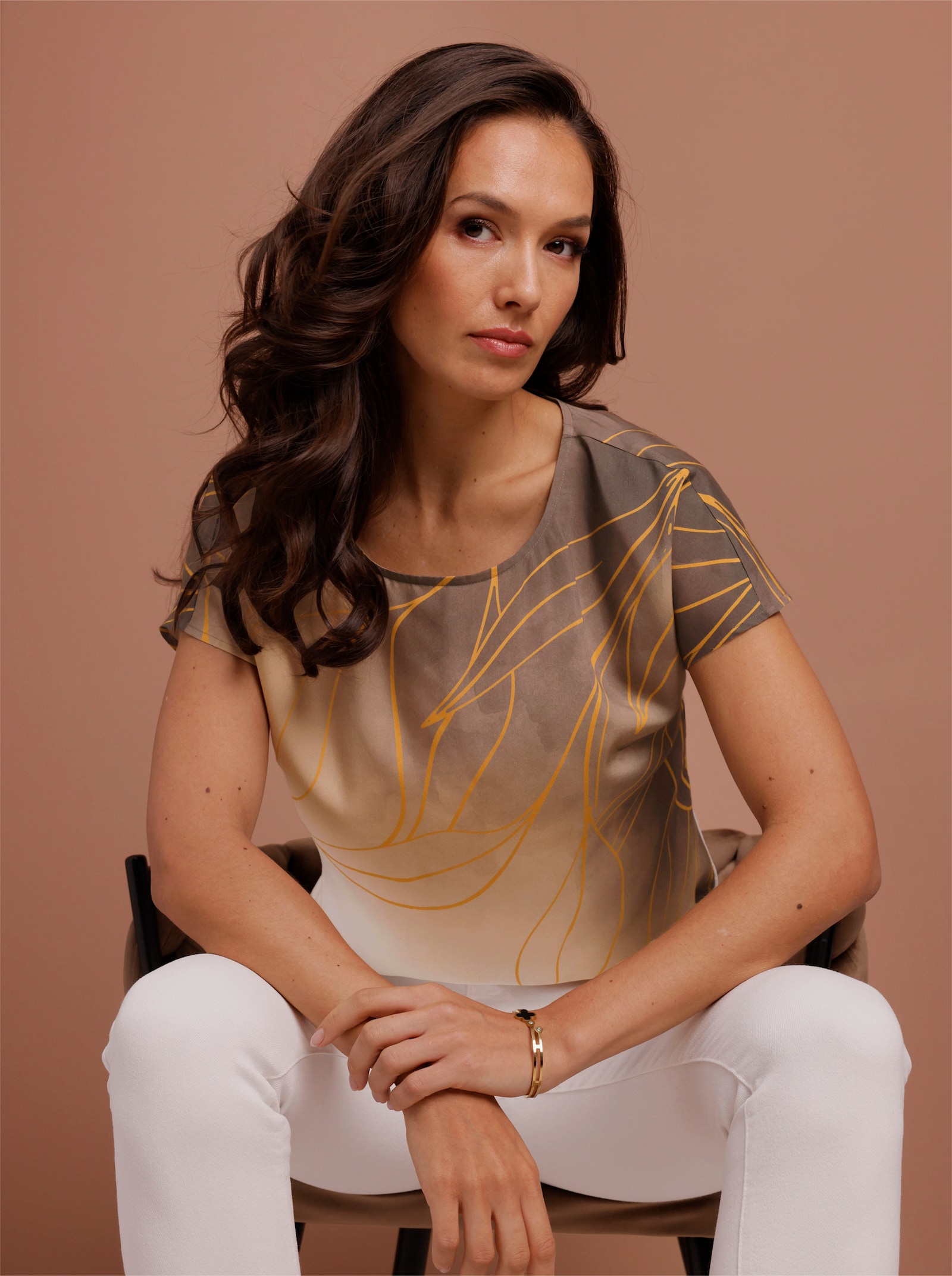 CREATION L PREMIUM Druckbluse mit exklusivem Glanz - sand-goldfarben-bedruckt