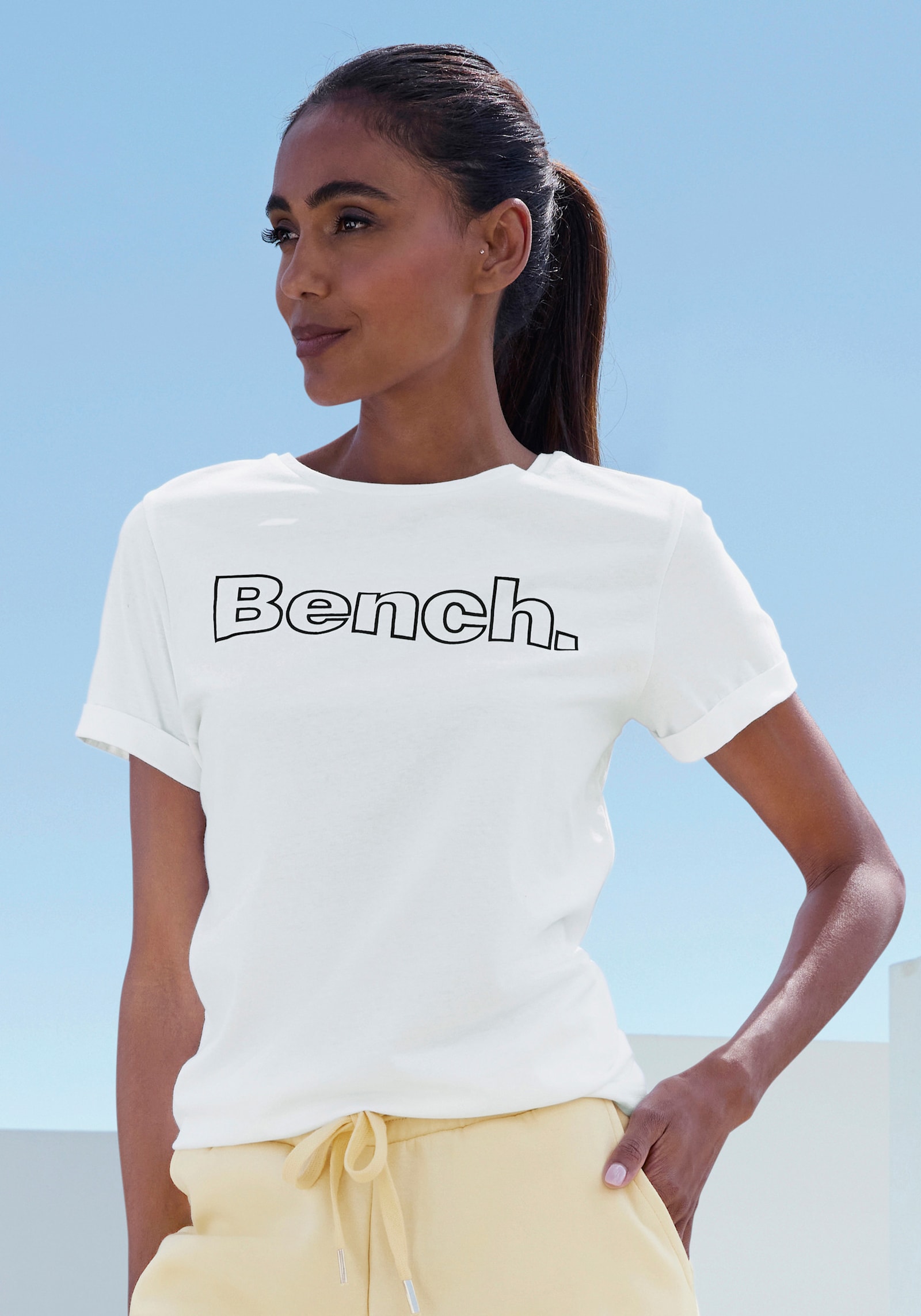 Bench. Loungewear T-Shirt - 1x weiss, 1x schwarz