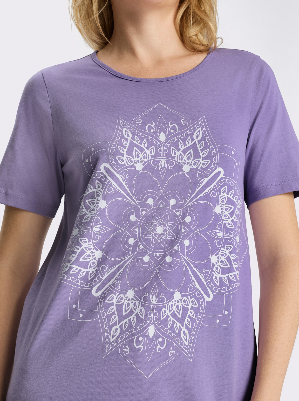 Longshirt mit Mandala-Motiv - lavendel-weiß