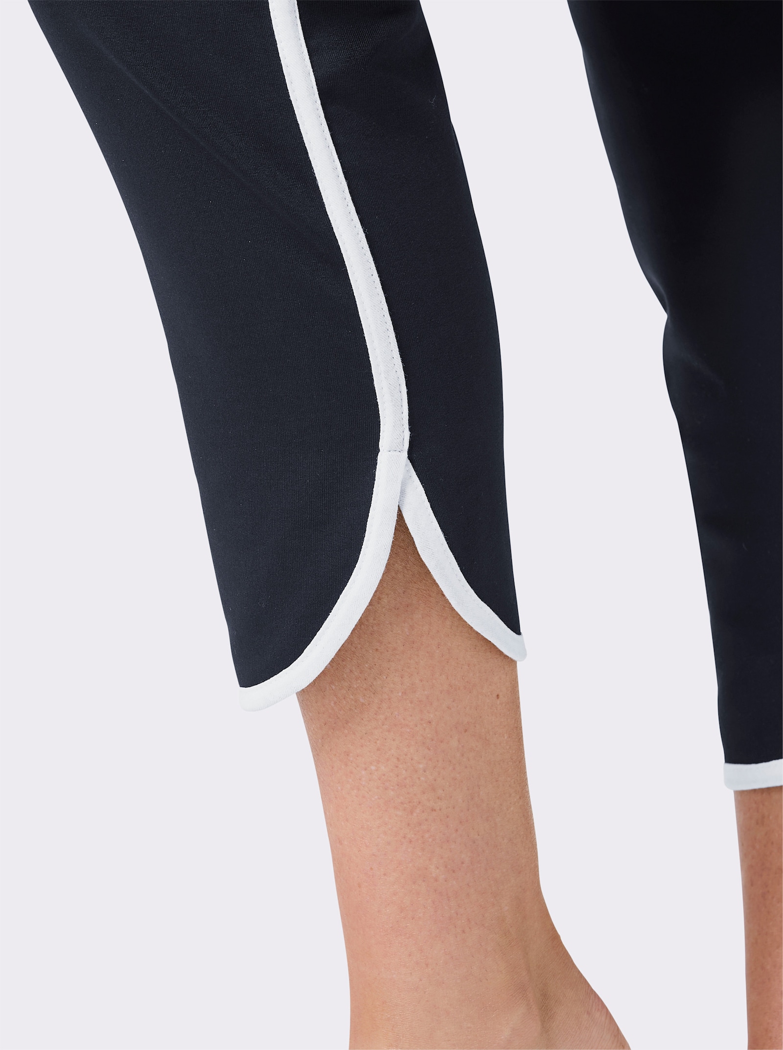 Dehnbund-Hose mit Kontrastpaspeln - marine-weiß