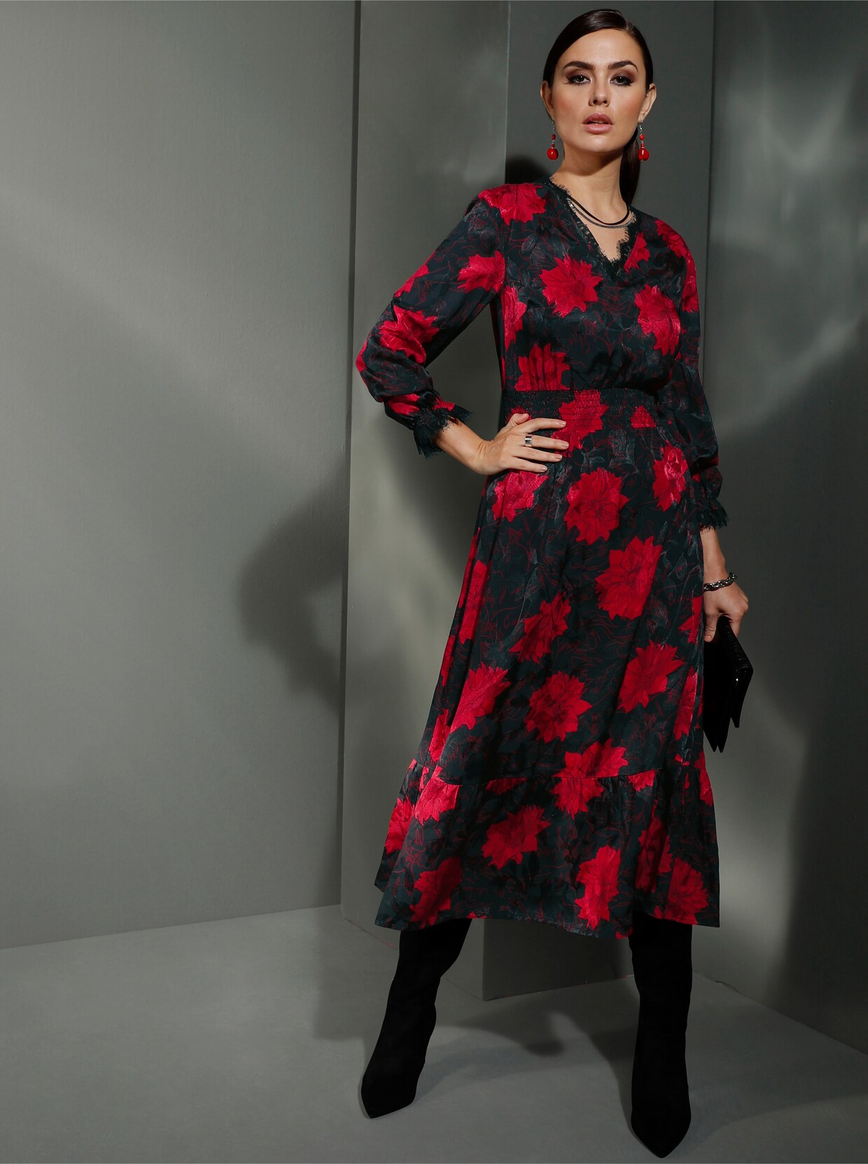 Stufenkleid - schwarz-rot-bedruckt