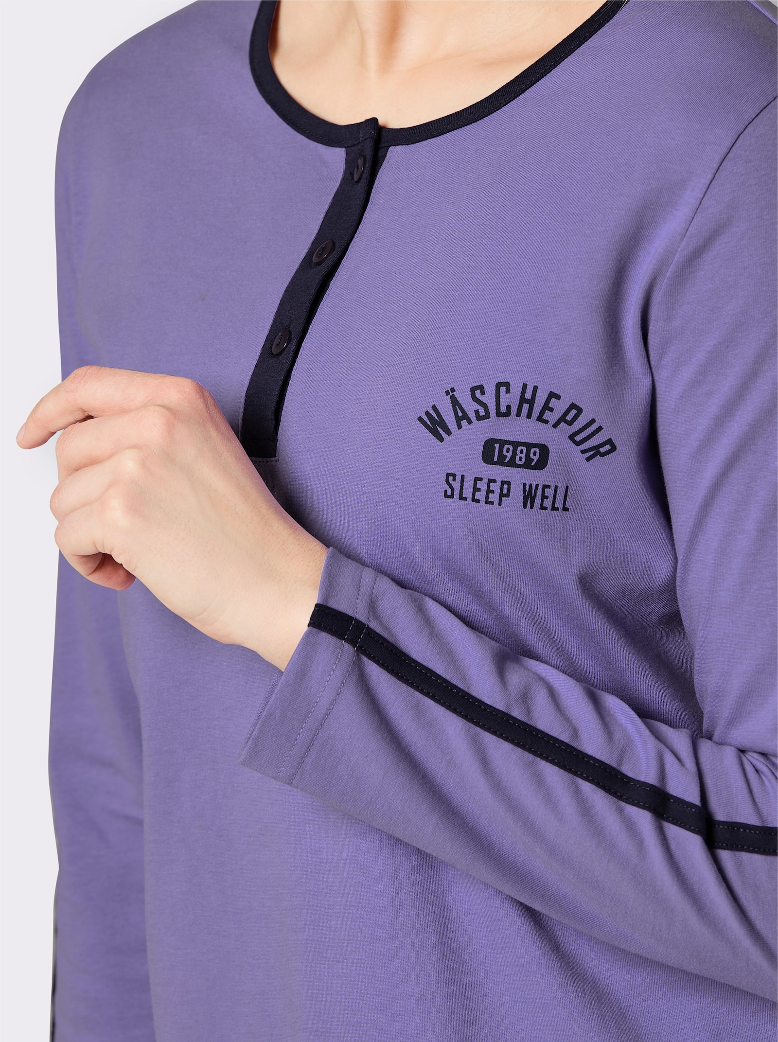 wäschepur Schlafanzug mit Kontrastpaspeln - marine-lavendel