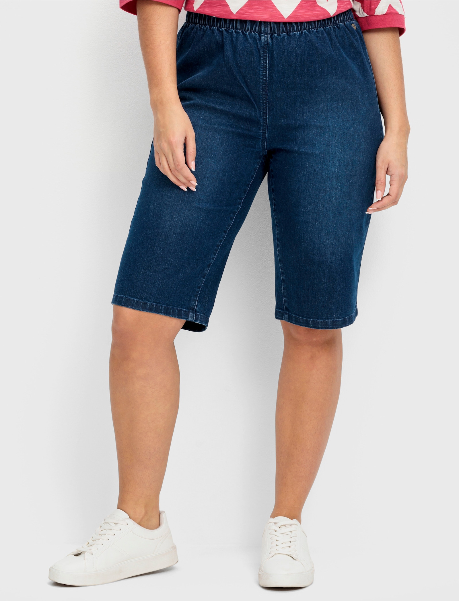 sheego Jeansbermudas in schmaler Form - dark blue denim