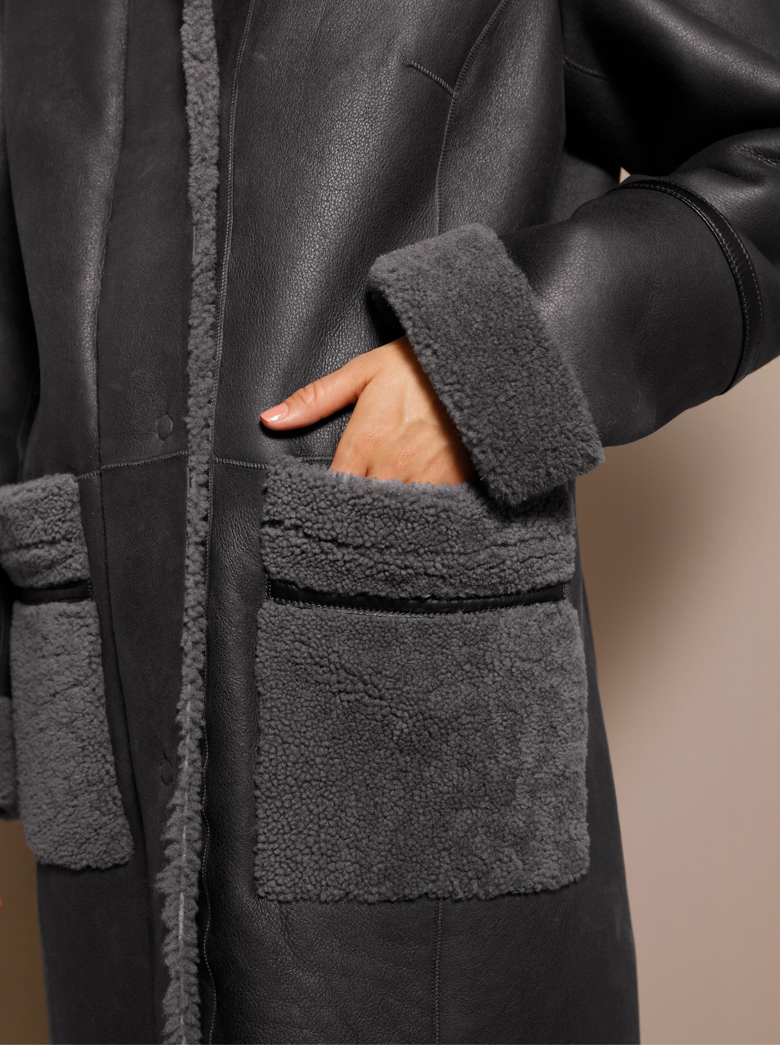 Mainpol Lammfelljacke mit Fell-Innenseite - anthrazit