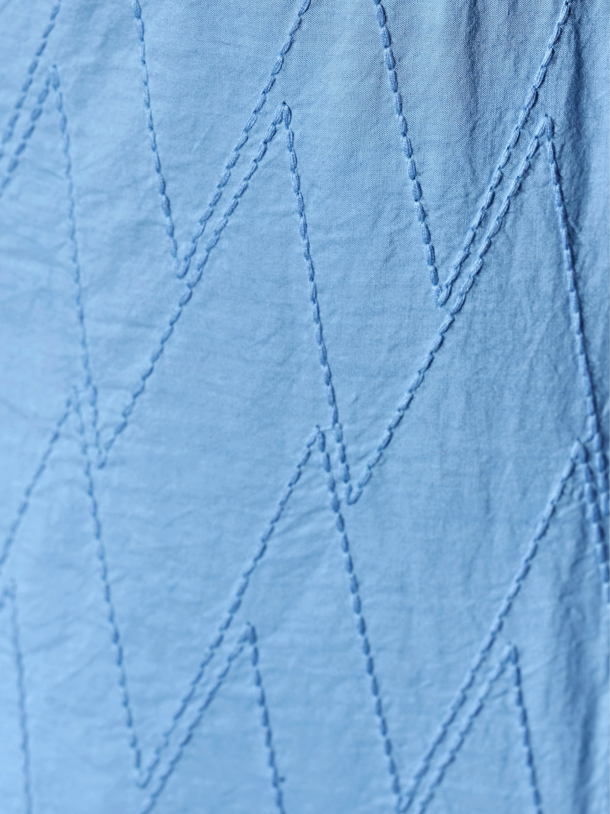 Baumwollbluse mit Lochstickerei - himmelblau