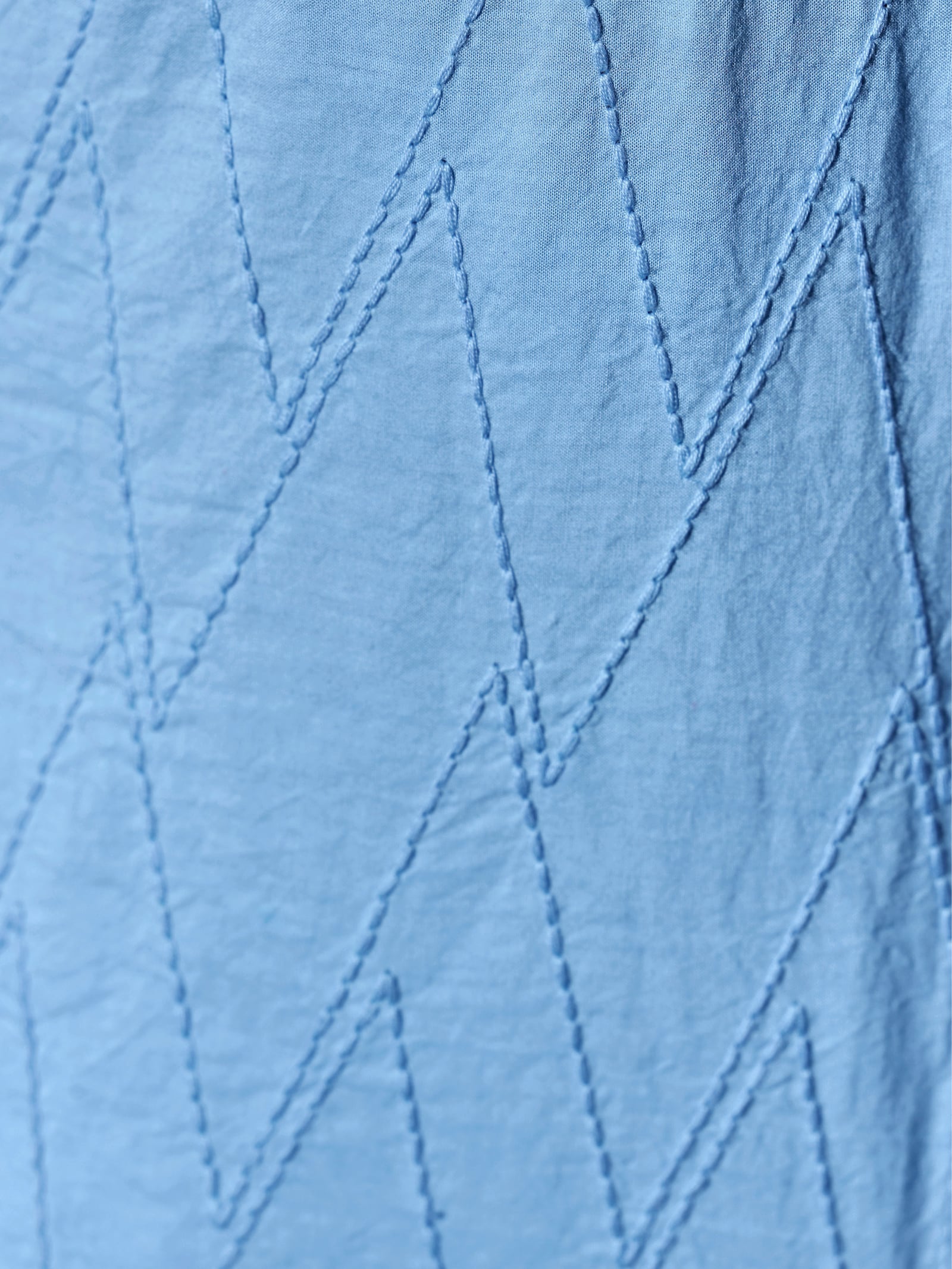 Baumwollbluse mit Lochstickerei - himmelblau