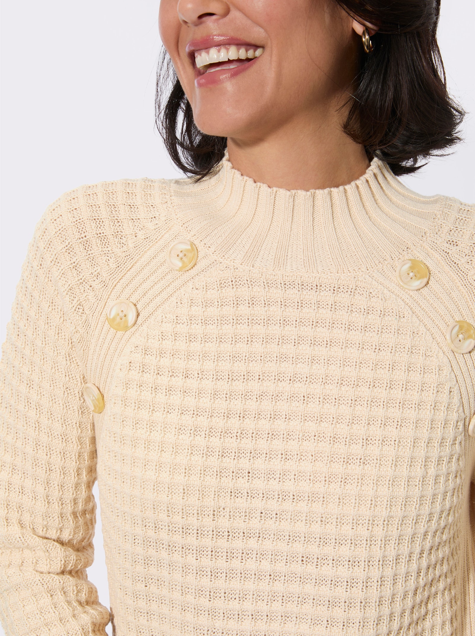 Stehkragenpullover mit Zierknöpfen - elfenbein