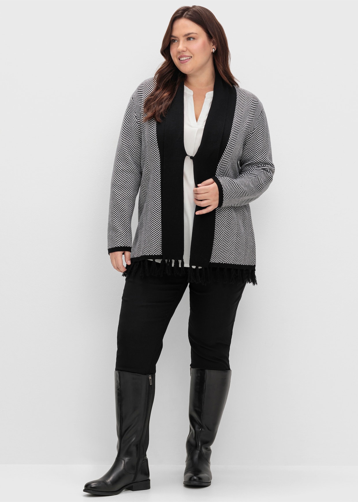 sheego Strickjacke - schwarz-weiß