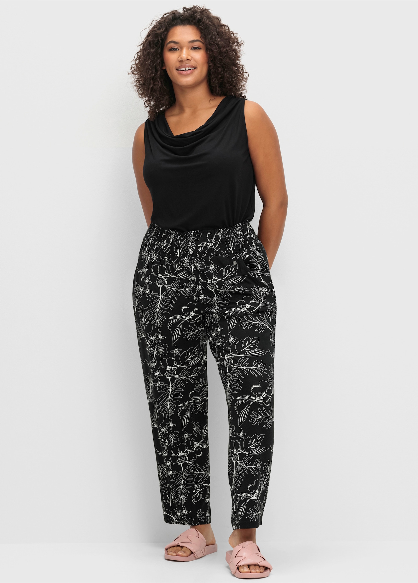 sheego Schlupfhose mit breitem Smokbund, weite Form - schwarz-gemustert