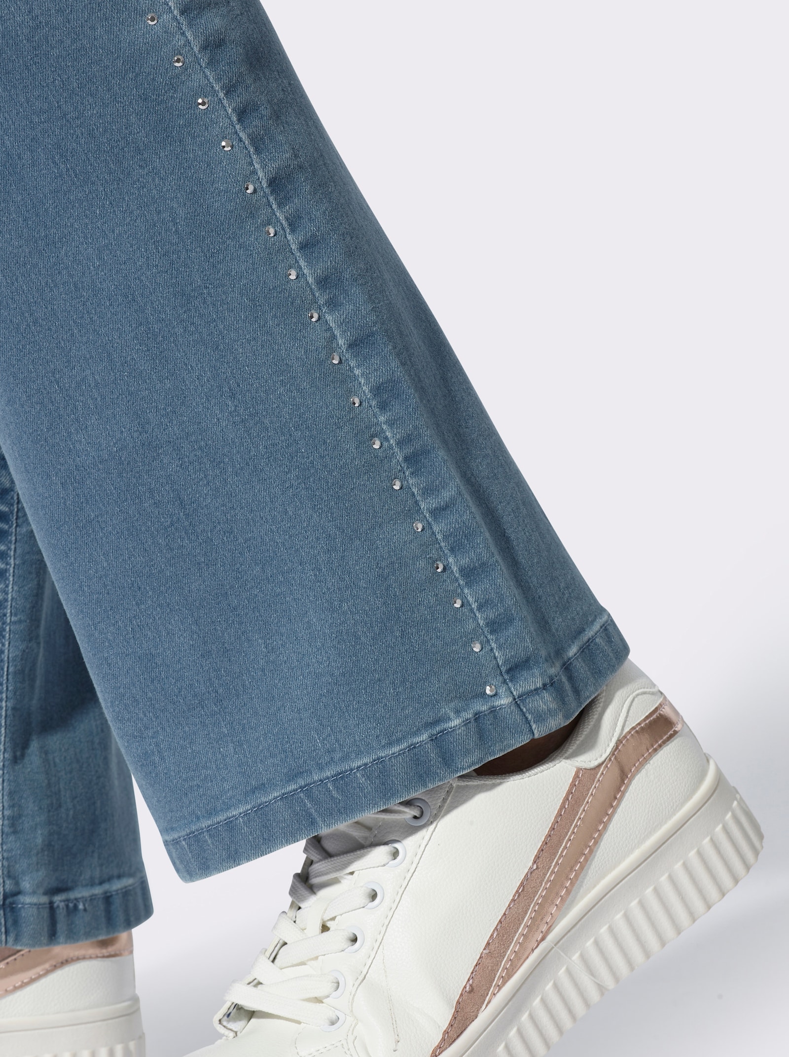 Bootcut-Jeans mit Ziersteinchen - blue-bleached