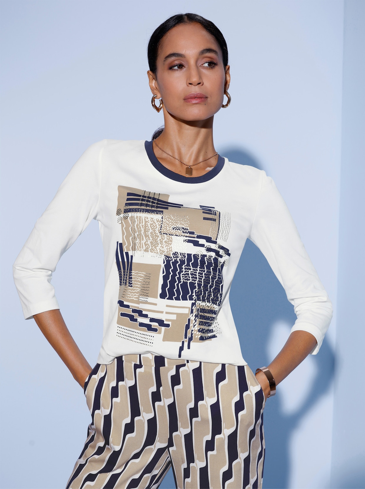 Rundhalsshirt - ecru-marine-bedruckt