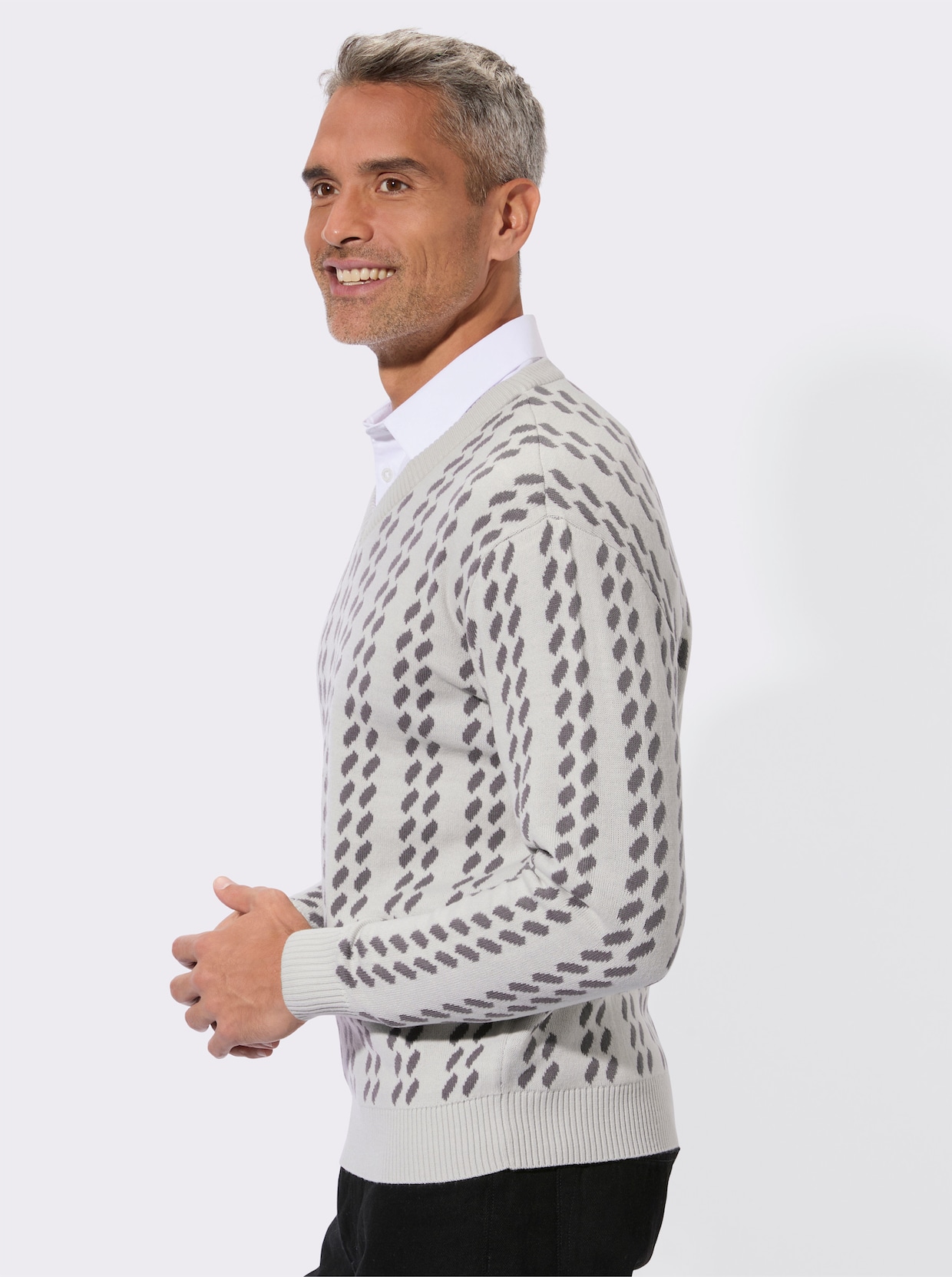 Svetr s výstřihem do V s grafickým pleteným vzorem - světlešedá-antracitová