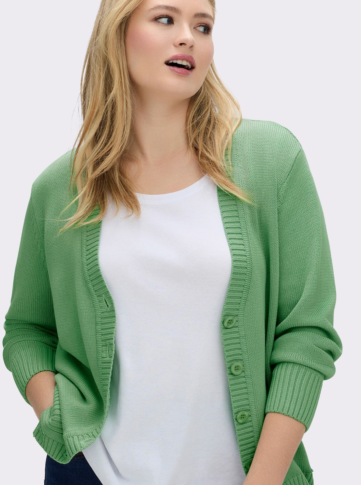 Strickjacke mit farblich abgestimmten Knöpfen - apfel