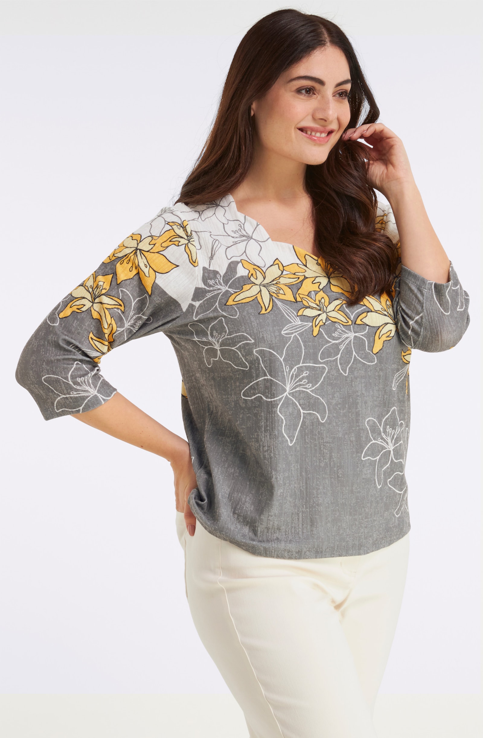 Print-Shirt mit gebogten Kanten - sonnengelb-schwarz-bedruckt