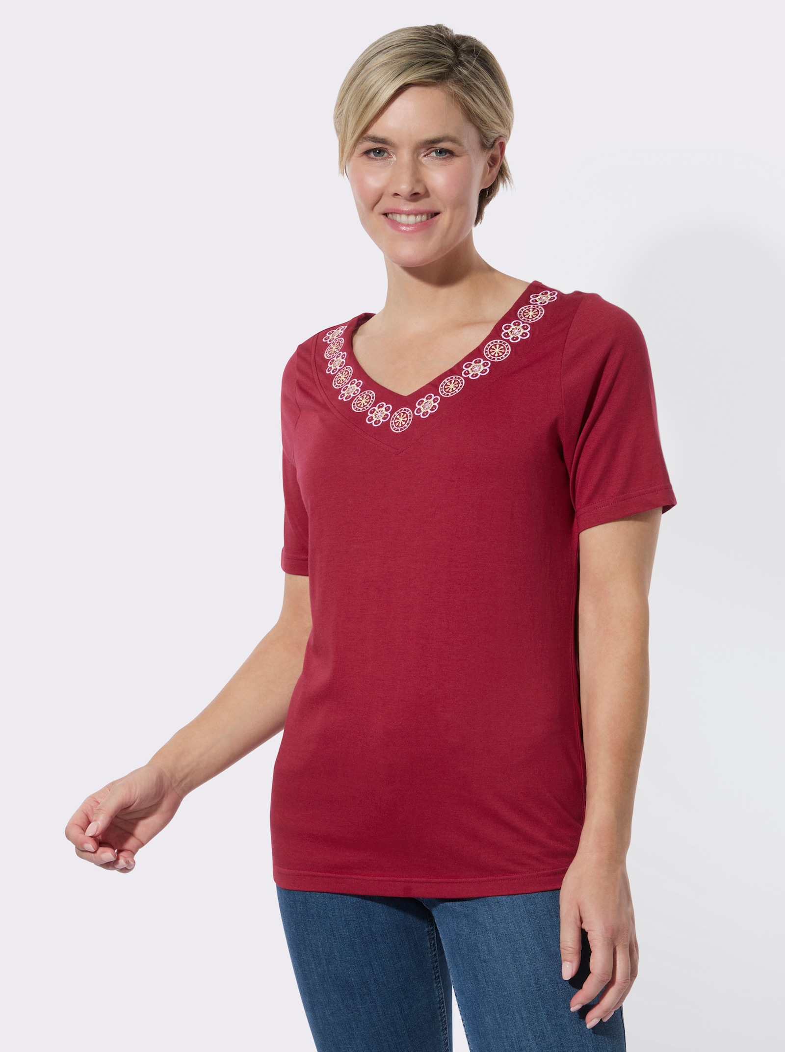 V-Shirt mit Stickereien und Glitzersteinchen - kirsche