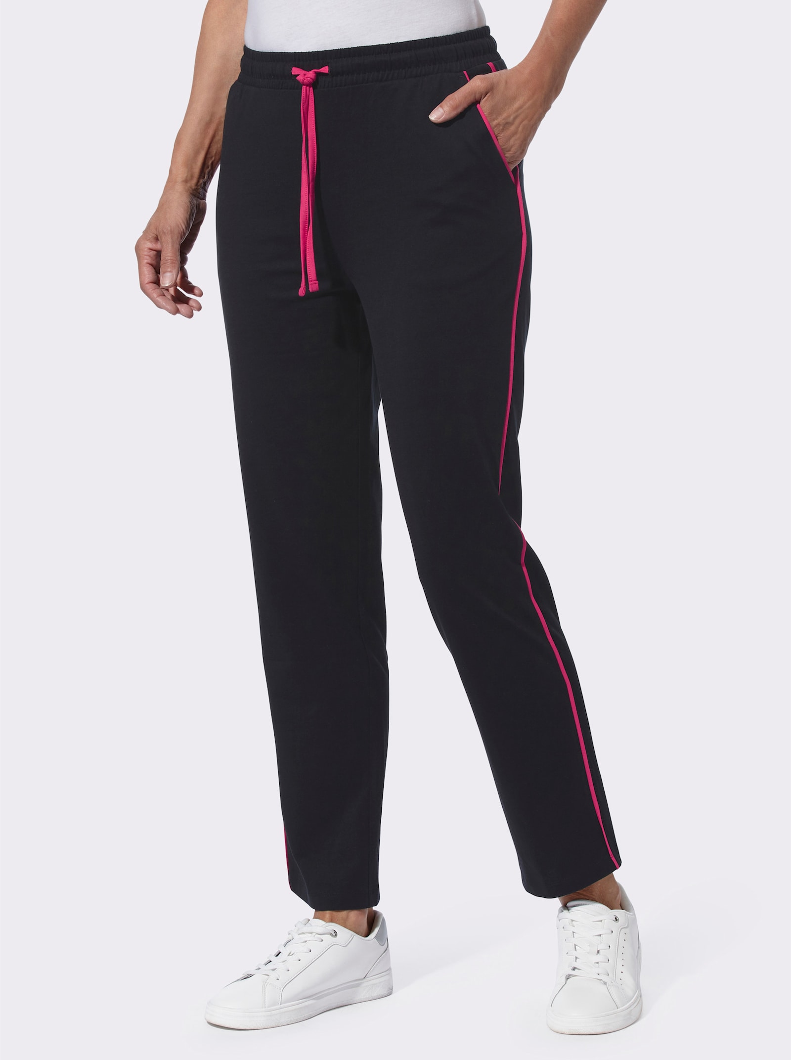 Freizeithose mit Kontrasten - schwarz + dunkelblau