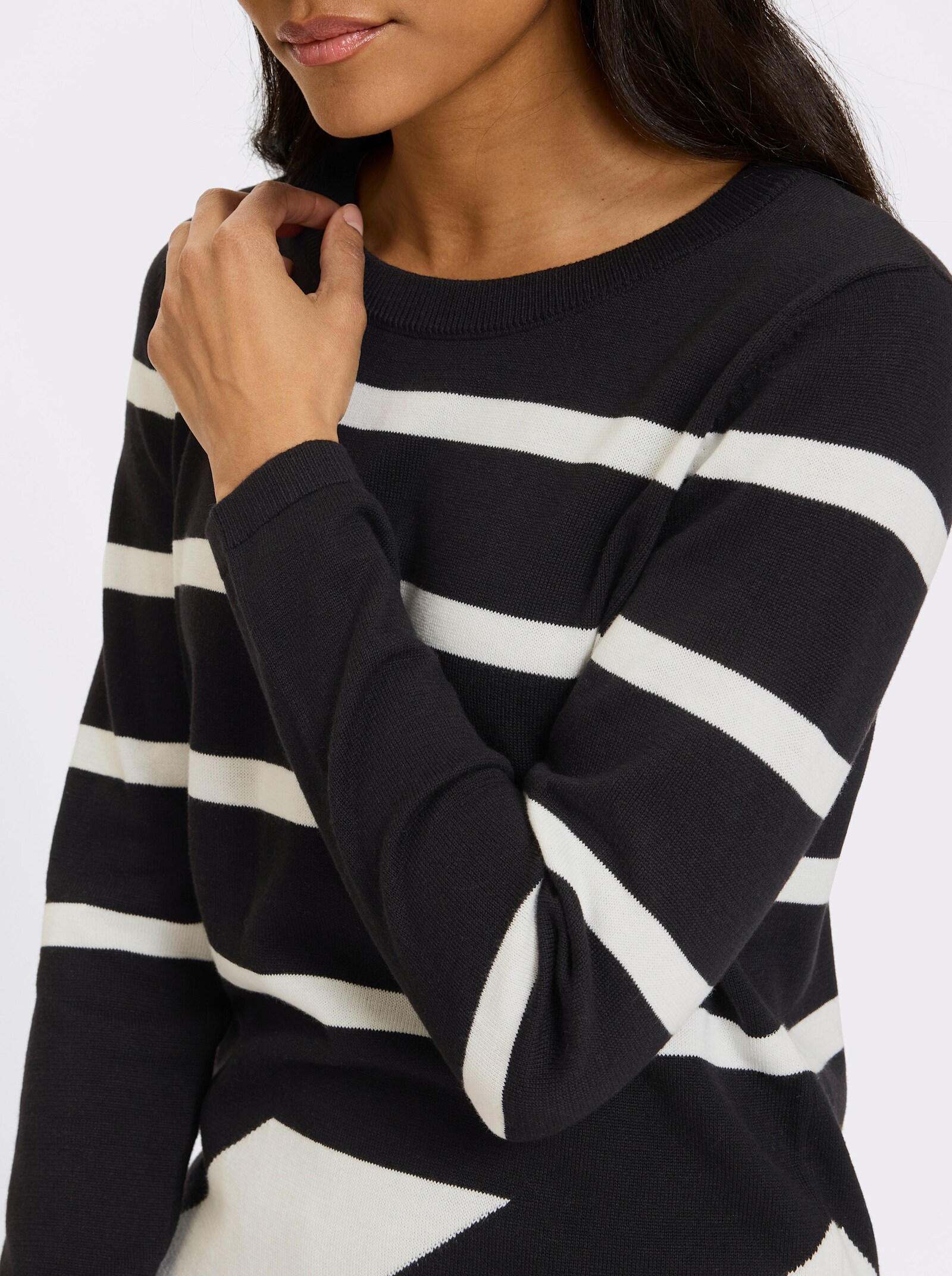 heine Pullover mit Rippenbündchen - schwarz-ecru-gemustert