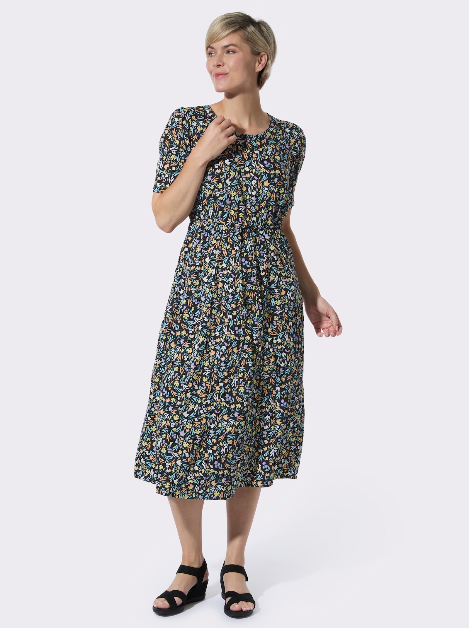 Sommerkleid mit floralem Muster - schwarz-apricot-bedruckt