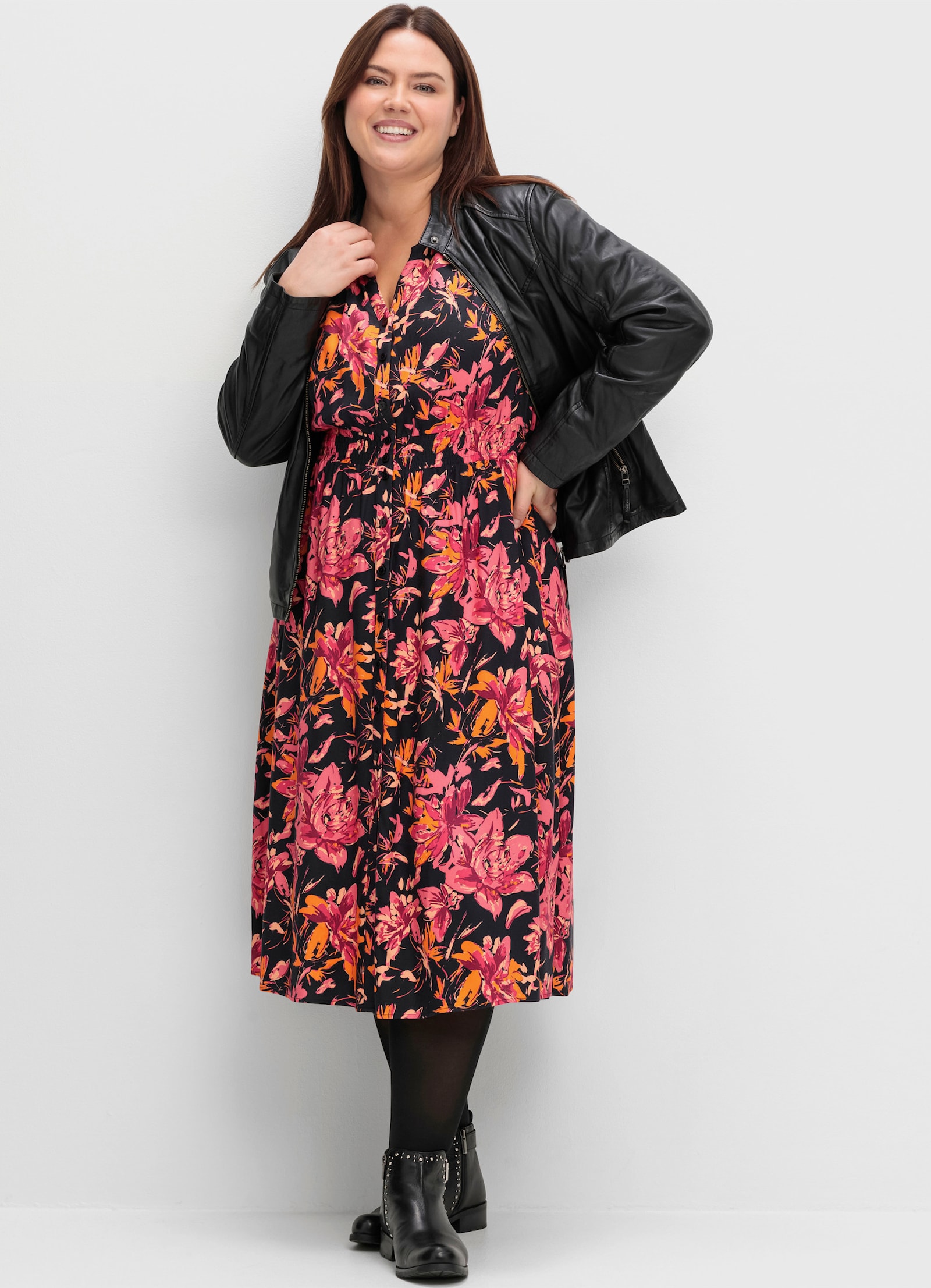 sheego Druckkleid mit gesmokter Taille, Midi-Länge - schwarz-gemustert