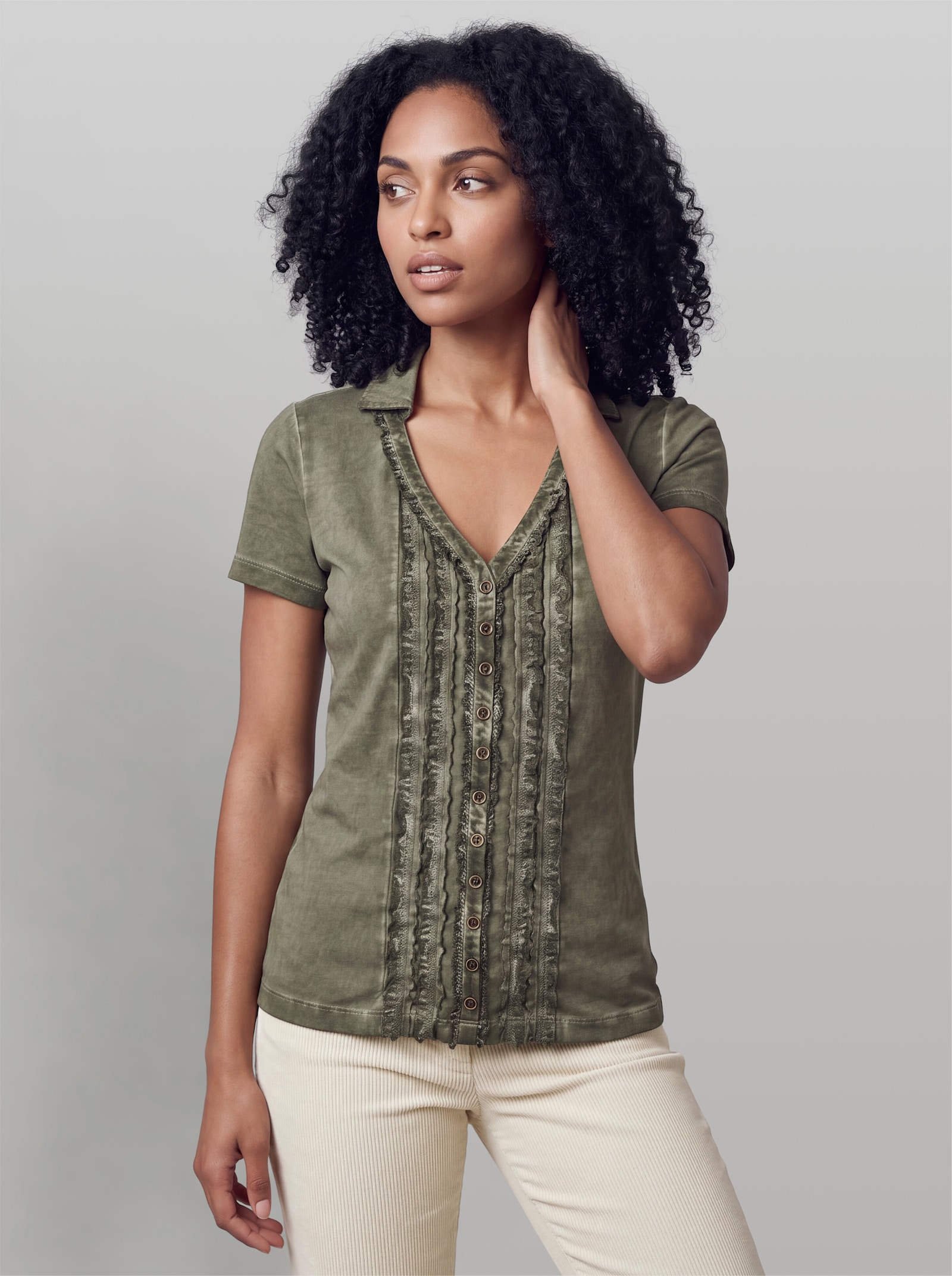heine V-Shirt mit Rüschen - khaki