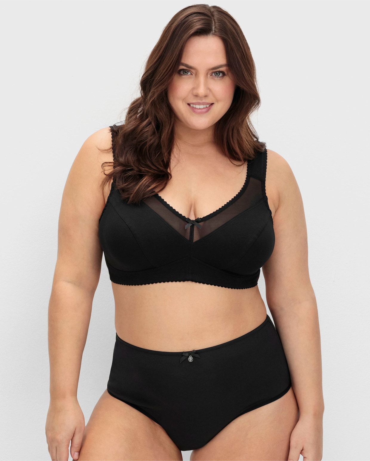 sheego Entlastungs-BH mit Muschelkanten - schwarz