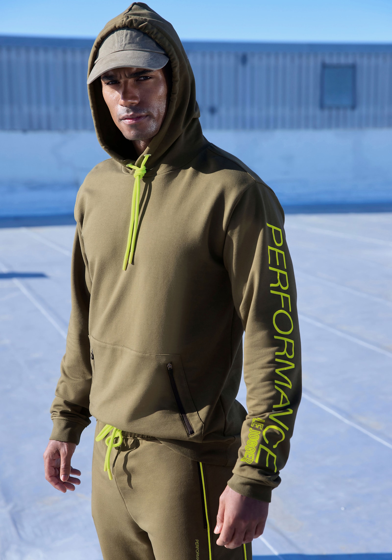 Kapuzensweatshirt - khaki