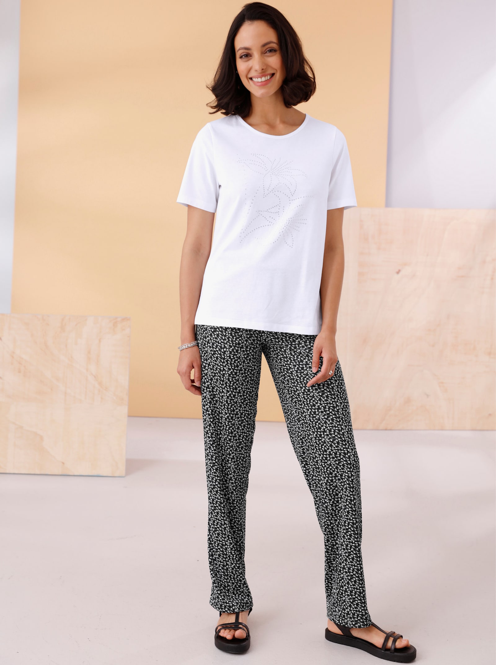 Kurzarmshirt mit Steinchen verziert - weiß