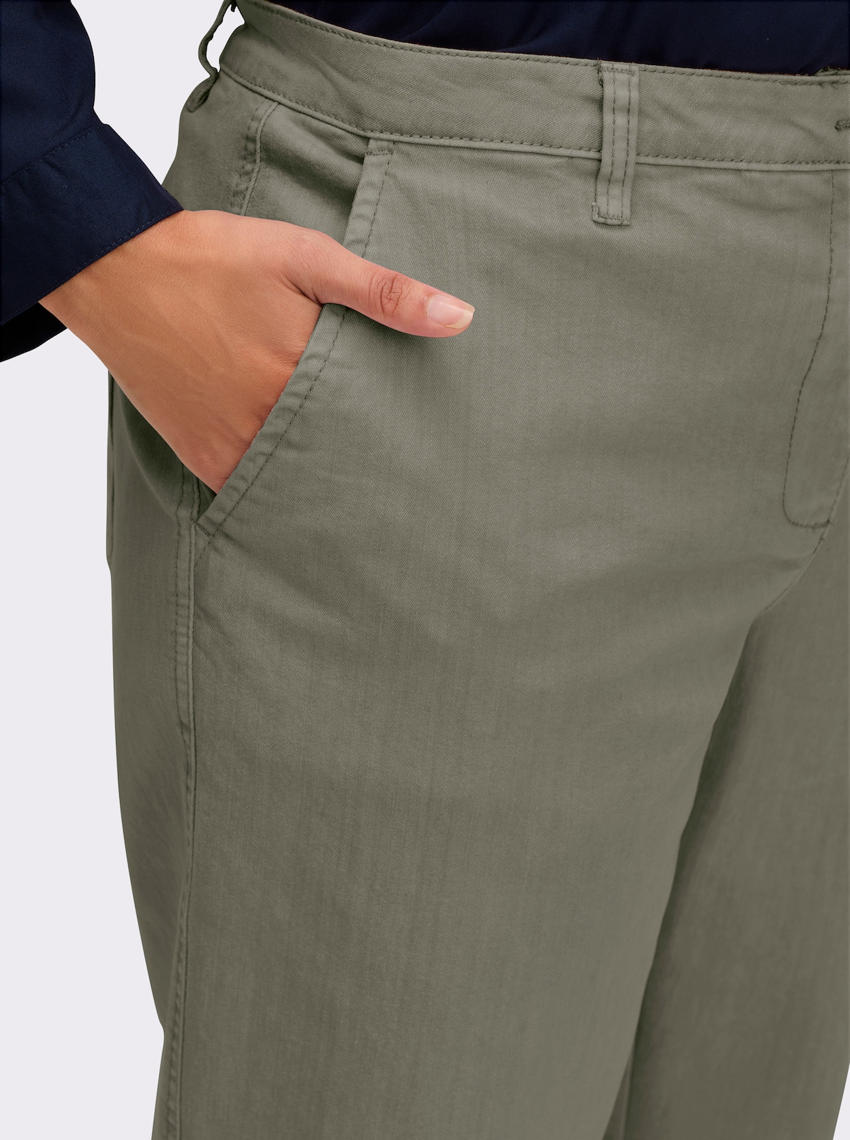 Culotte mit aufgesetzten Taschen hinten - khaki