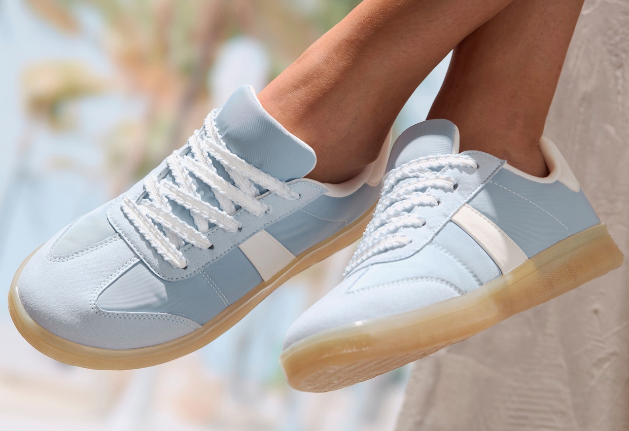LASCANA Sneaker - lichtblauw/wit