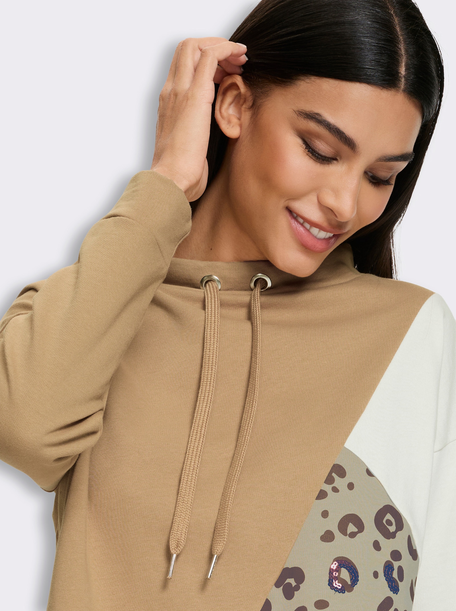 heine Sweatshirt mit Leo-Details - camel-ecru-bedruckt