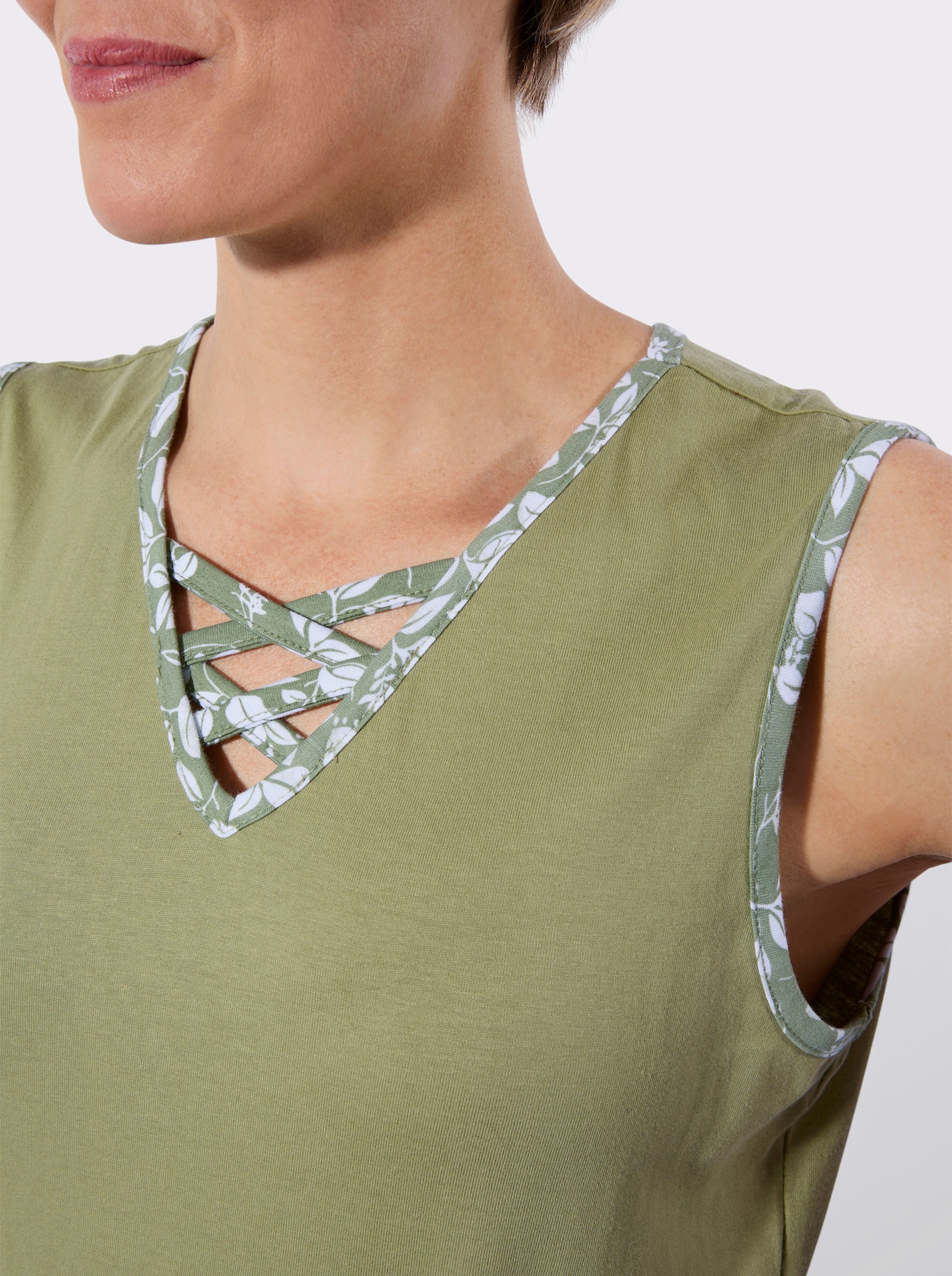 Shirttop mit gemusterter Paspelierung - schilf