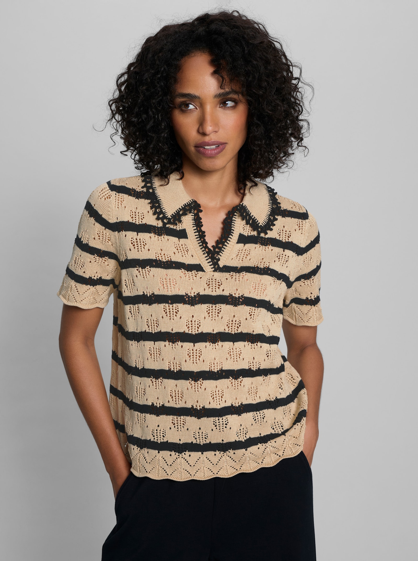 heine Ajourpullover mit Spitze - sand-schwarz-geringelt