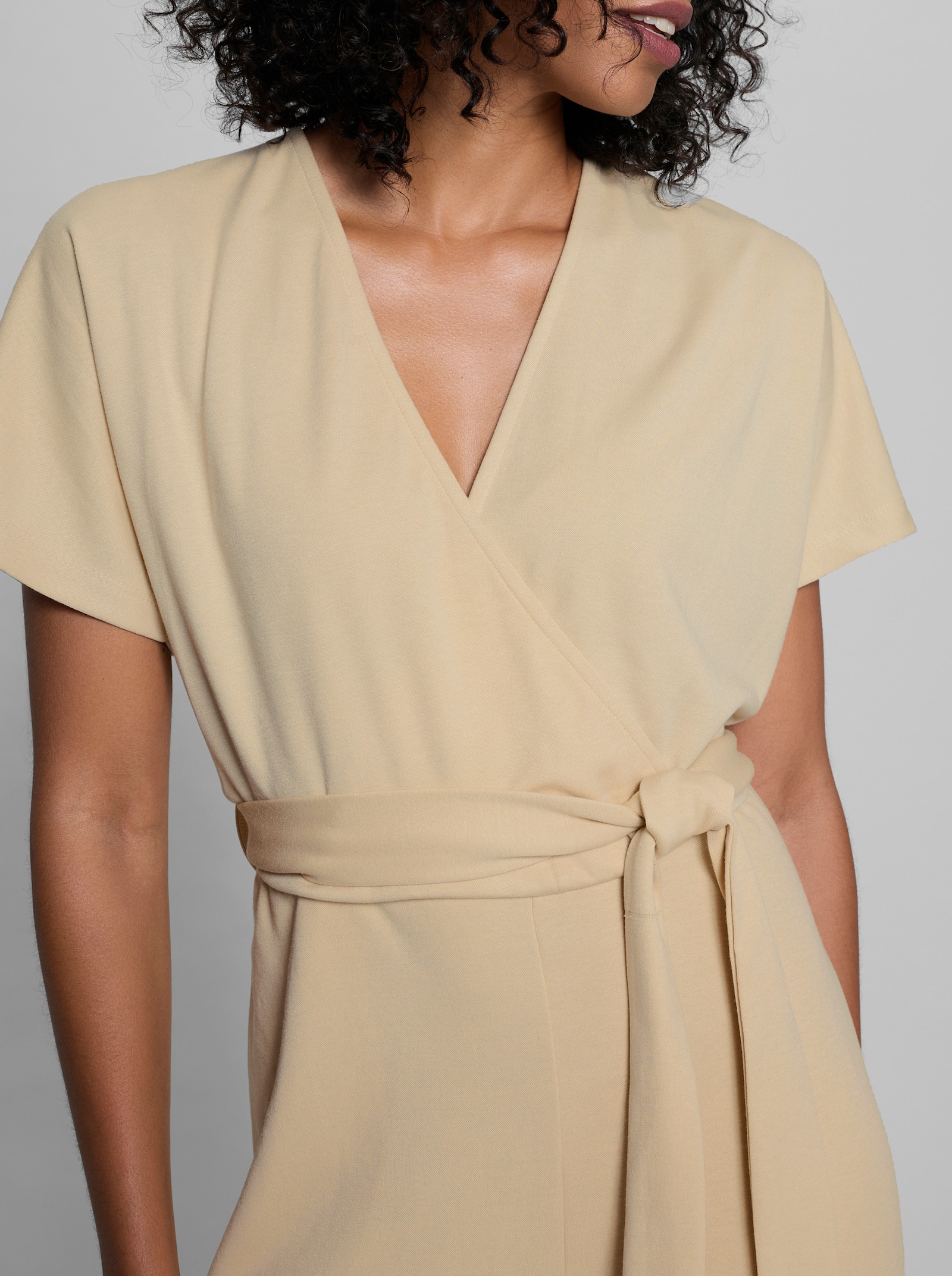 heine Jumpsuit in Wickel-Optik - sand