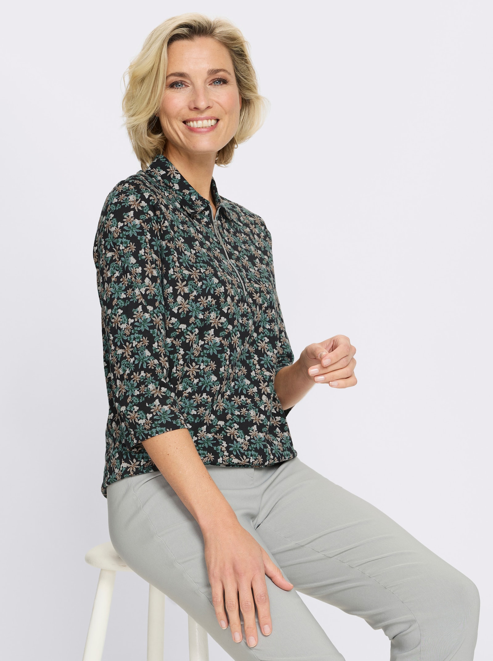 Poloshirt aus Baumwolle, geblümt - moos-sesam-bedruckt