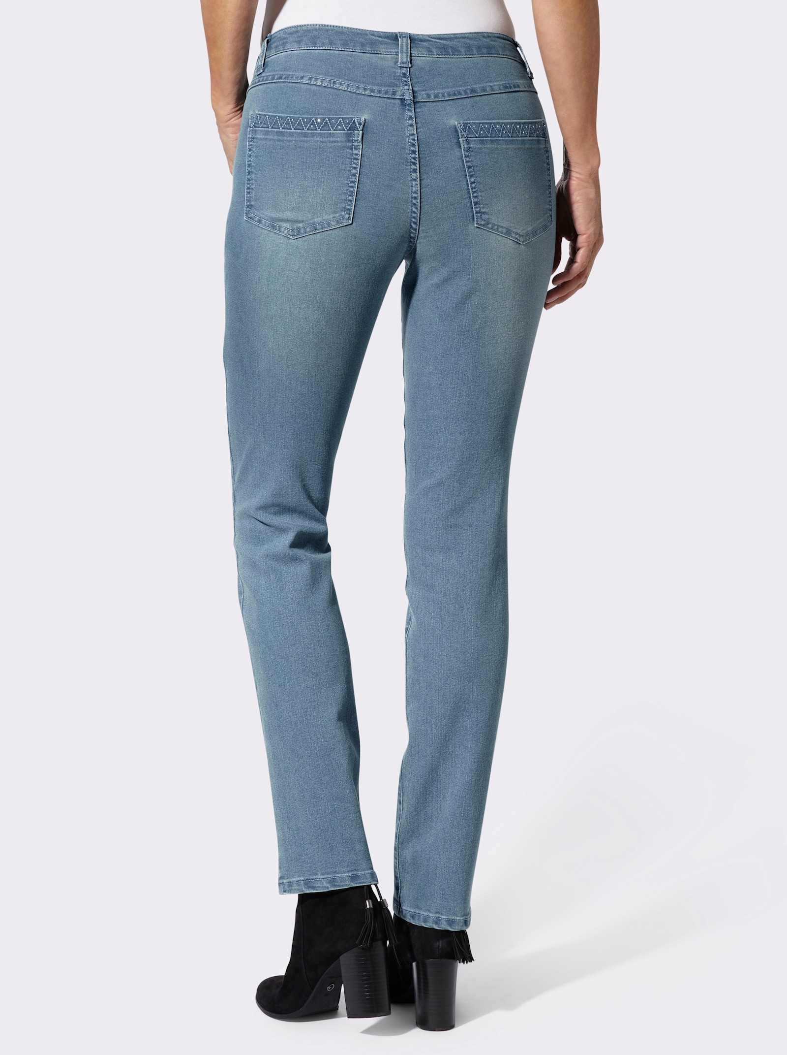 Jeans mit Stickerei auf den Taschen - blue-bleached