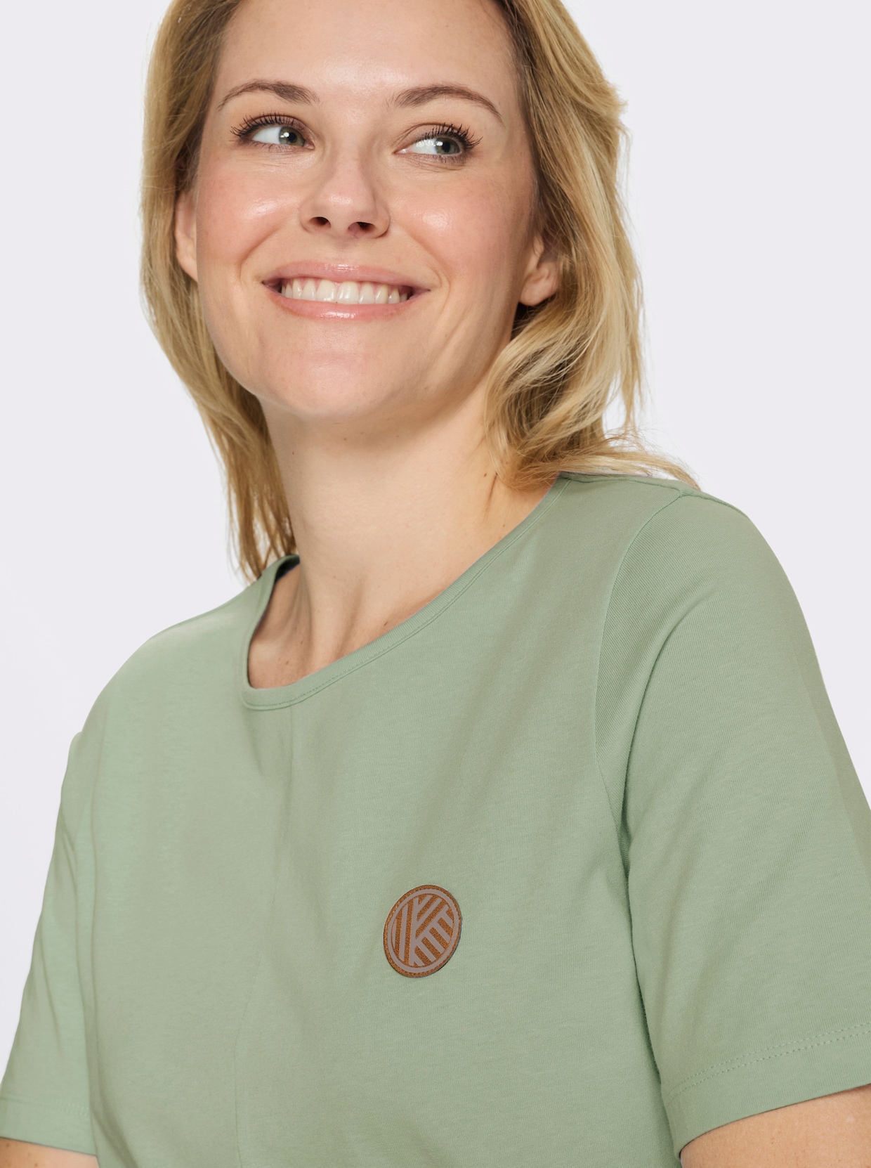 Kurzarmshirt mit elastischem Saum - eucalyptus